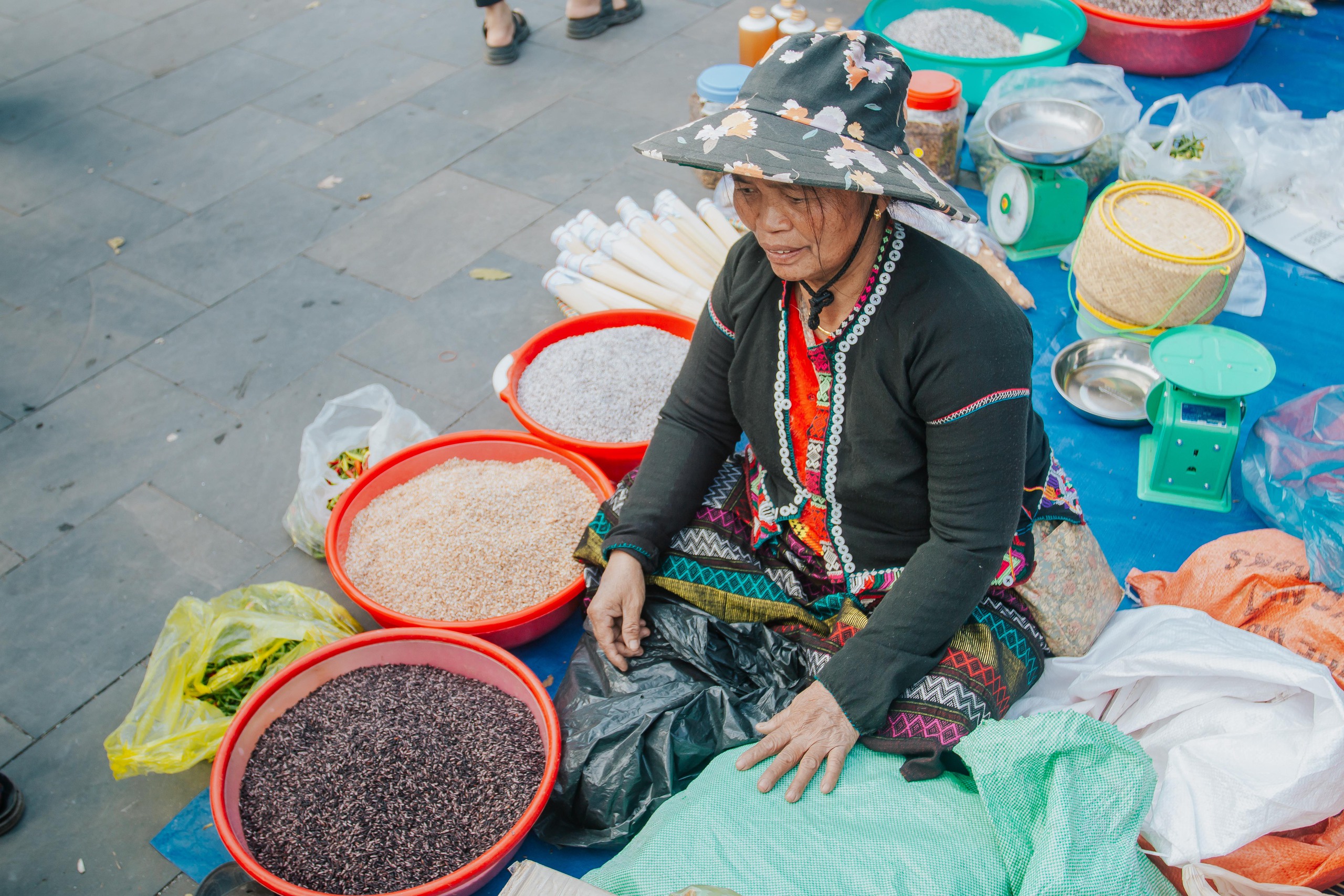 Hoa hậu Việt Nam thời đại tham dự chợ phiên biên giới Quảng Trị- Ảnh 5.