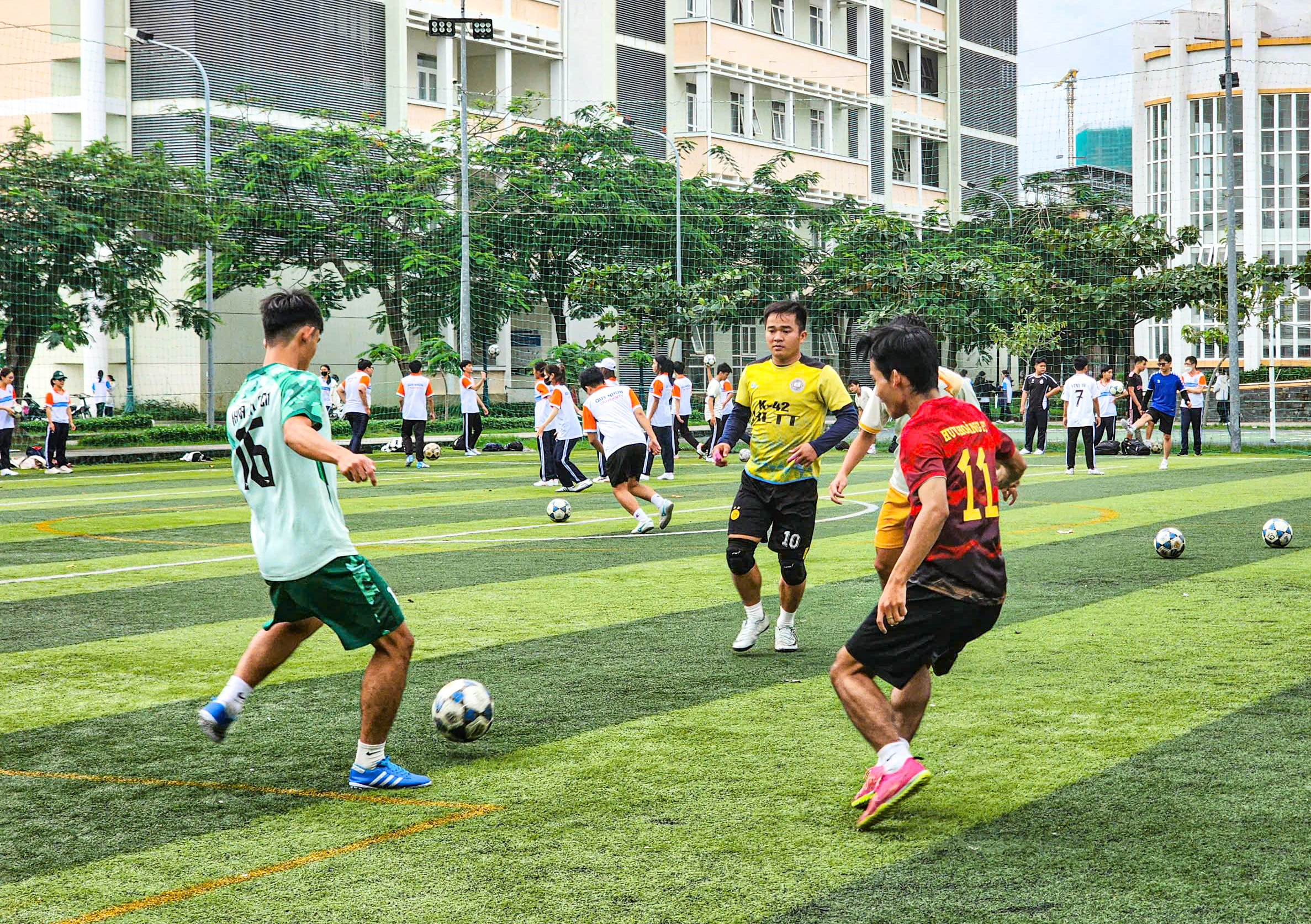 Rookies of Quy Nhon University play hard, promising to bring many surprises - Photo 2.