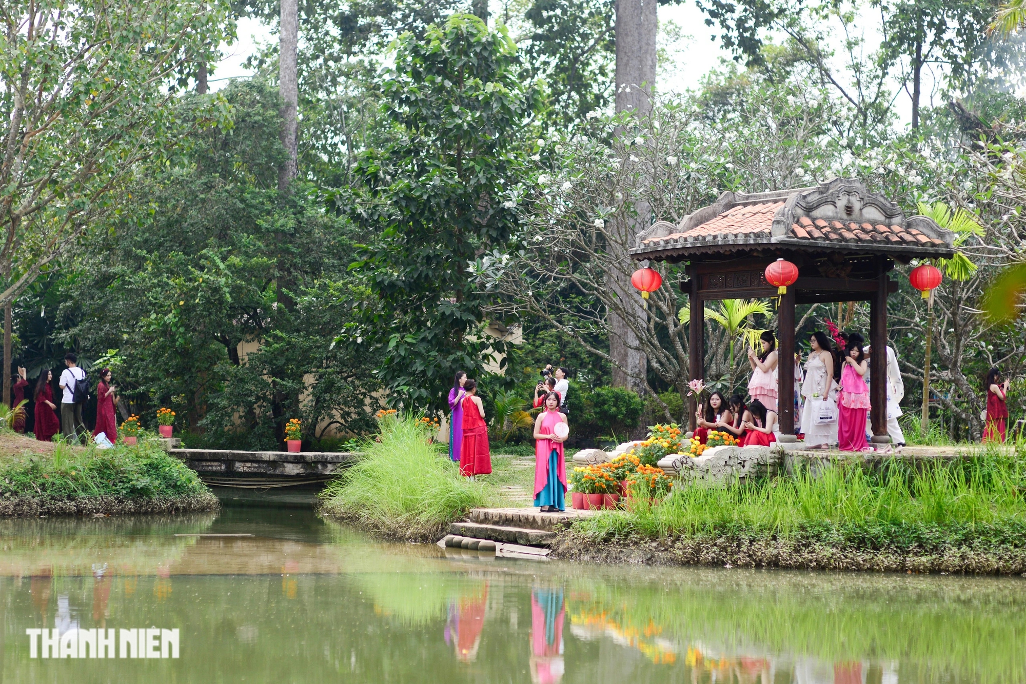 Cù lao cách trung tâm TP.HCM 20 km thu hút 'nàng thơ' đến chụp ảnh tết- Ảnh 2.