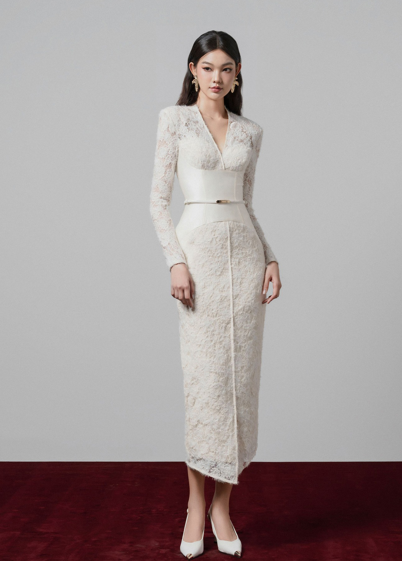 5 klasických dlouhých šatů na Vánoce a zvláštní příležitosti - Foto 2. 5 chiếc váy dài cổ điển dành cho Giáng sinh và dịp đặc biệt- Ảnh 2.