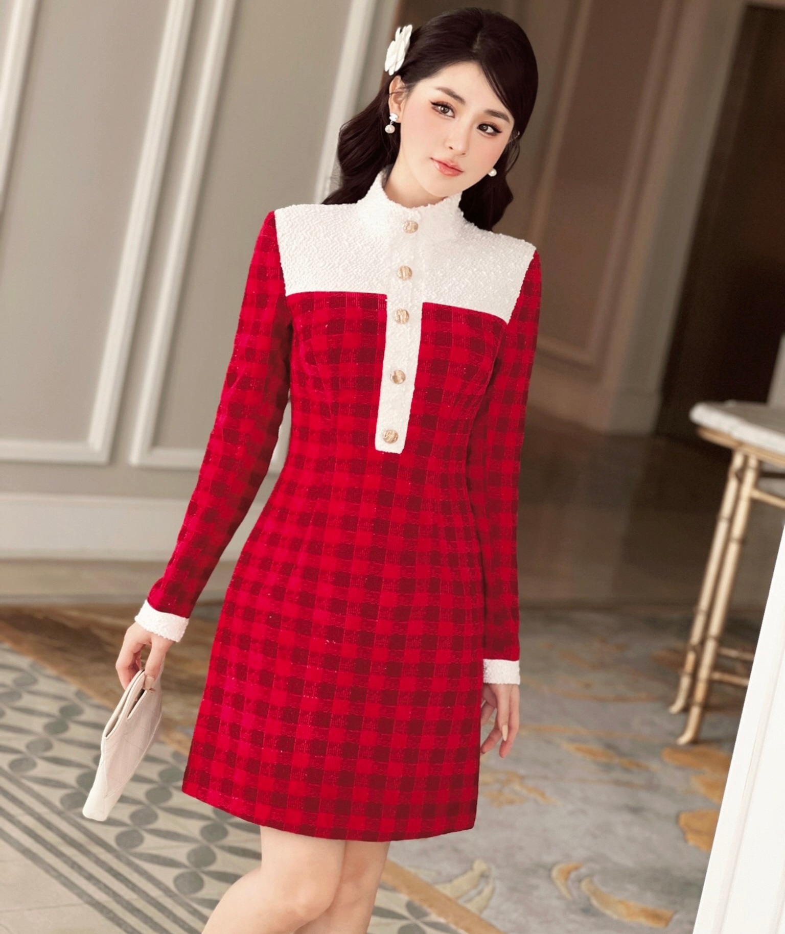 Giáng sinh về, nàng đã sẵn sàng để tỏa sáng với sắc đỏ quyến rũ?- Ảnh 2. Giáng sinh về, nàng đã sẵn sàng để tỏa sáng với sắc đỏ quyến rũ?- Ảnh 2.