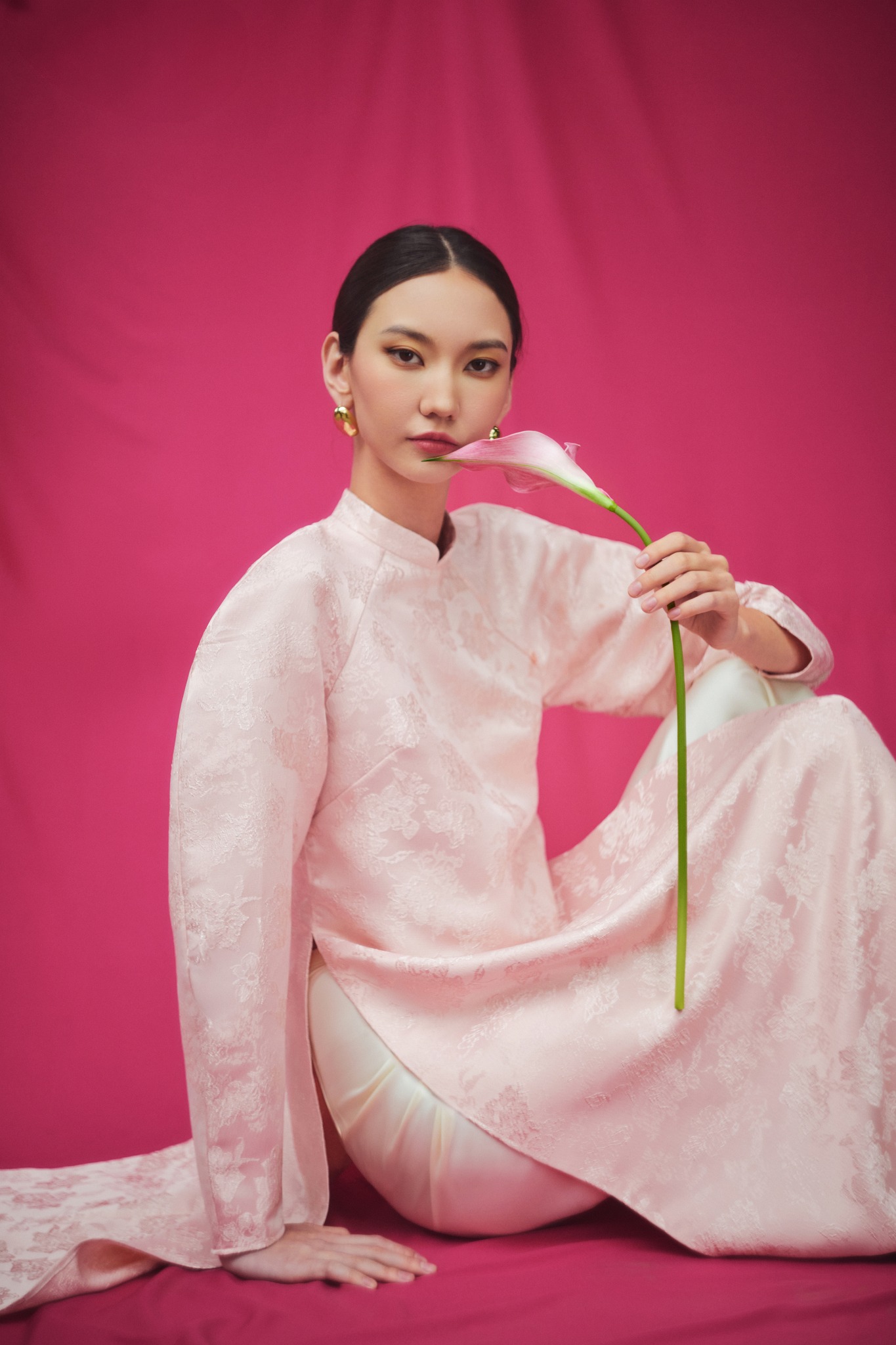 5 رنگ ضروری Ao Dai برای Tet 2025 - عکس 4. 5 gam màu áo dài không thể thiếu mùa tết 2025- Ảnh 4.