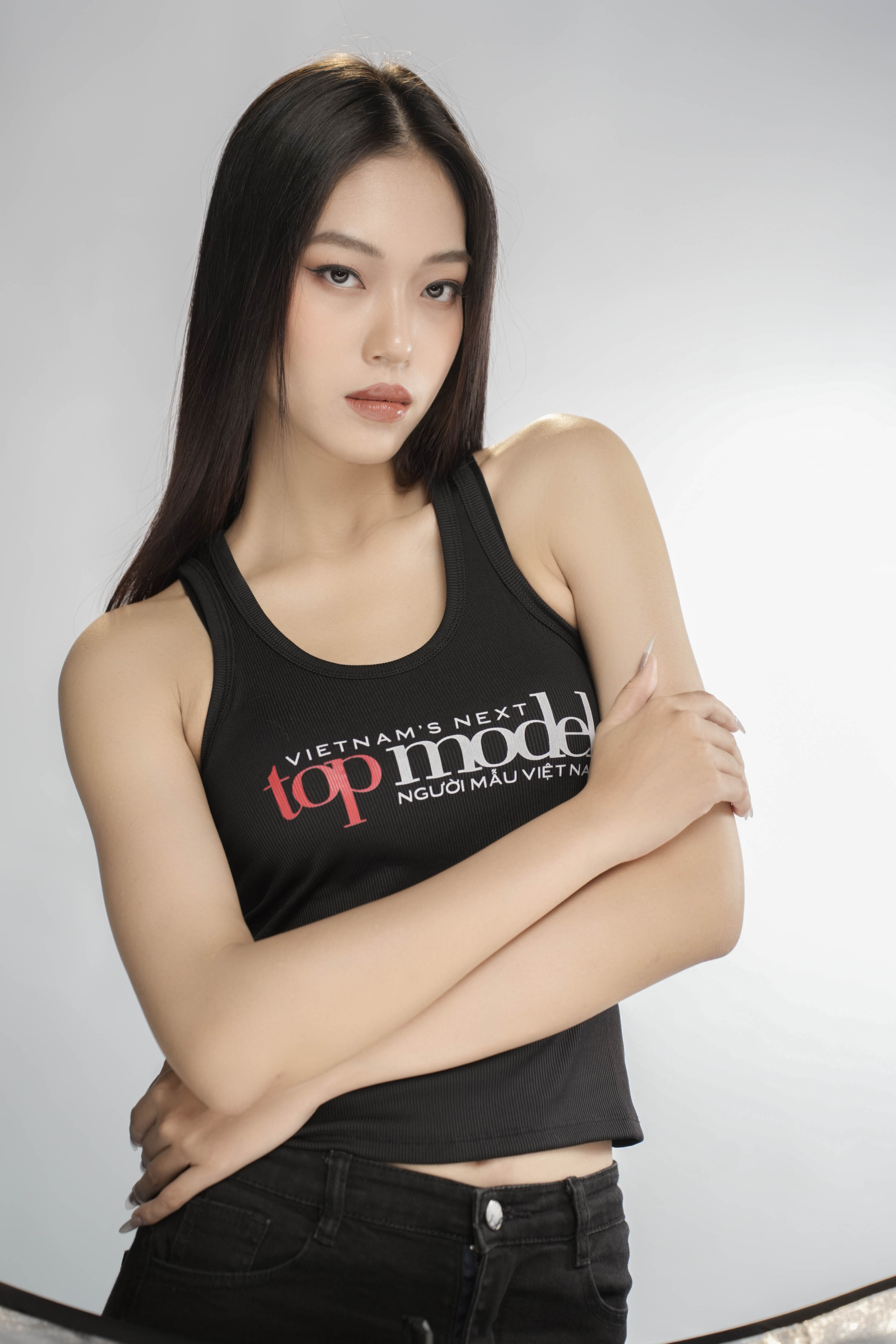 Dziewczynka o wzroście 184 cm wchodzi do wspólnego domu w 9. sezonie wietnamskiego programu Next Top Model - zdjęcie 1. Cô gái cao 1,84 m vào nhà chung Vietnam’s Next Top Model mùa 9- Ảnh 1.