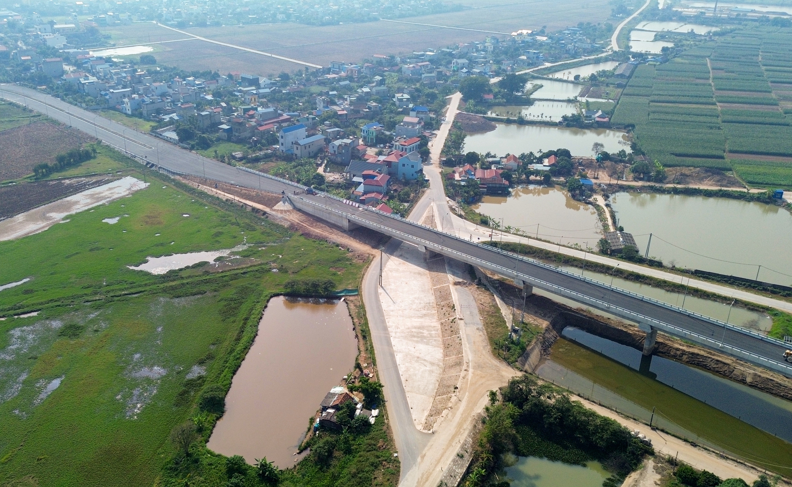 Ngắm cầu vượt sông Đào trong dự án hơn 5.000 tỉ ở Nam Định sắp thông xe- Ảnh 5.