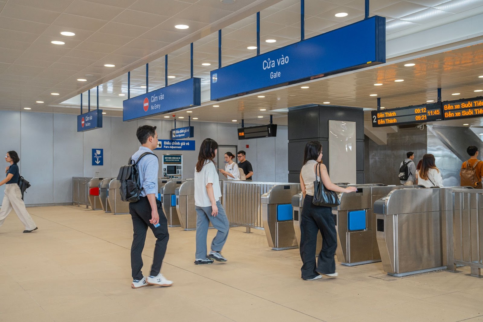 Giới trẻ TP.HCM kết hợp xe công nghệ và metro để nhanh chóng, tiết kiệm- Ảnh 7.