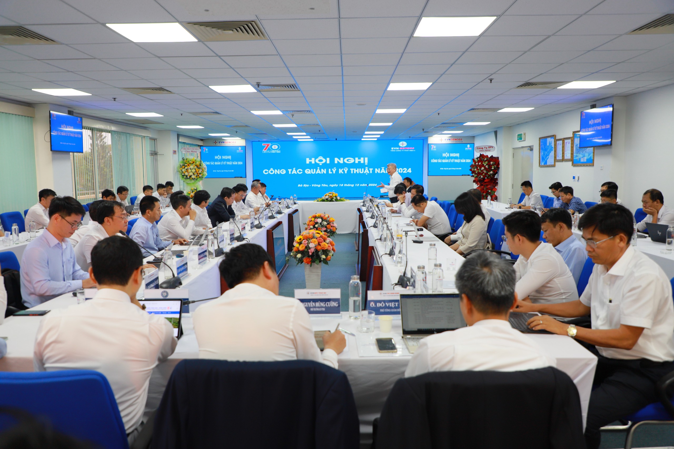 Toàn cảnh hội nghị Toàn cảnh hội nghị