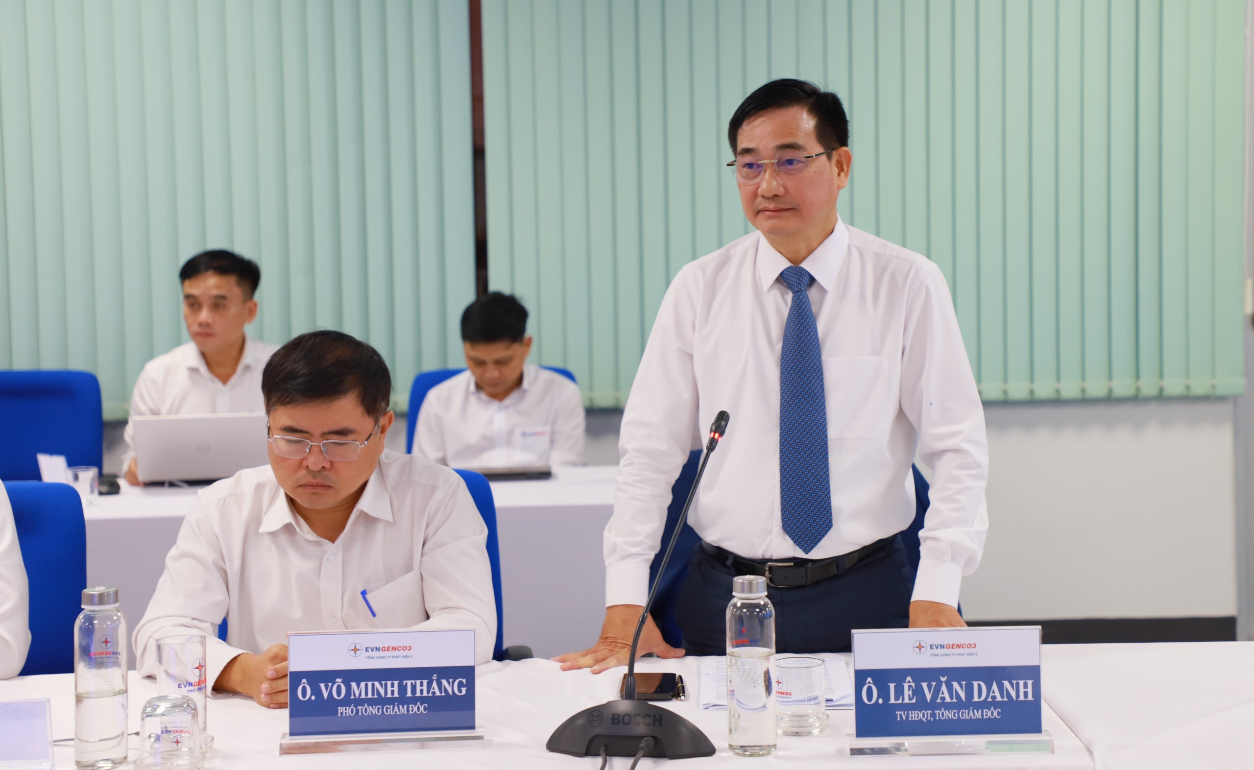 Ông Lê Văn Danh - Thành viên HĐQT, Tổng Giám đốc Tổng Công ty - chủ trì Hội nghị phát biểu Ông Lê Văn Danh - Thành viên HĐQT, Tổng Giám đốc Tổng Công ty - chủ trì Hội nghị phát biểu