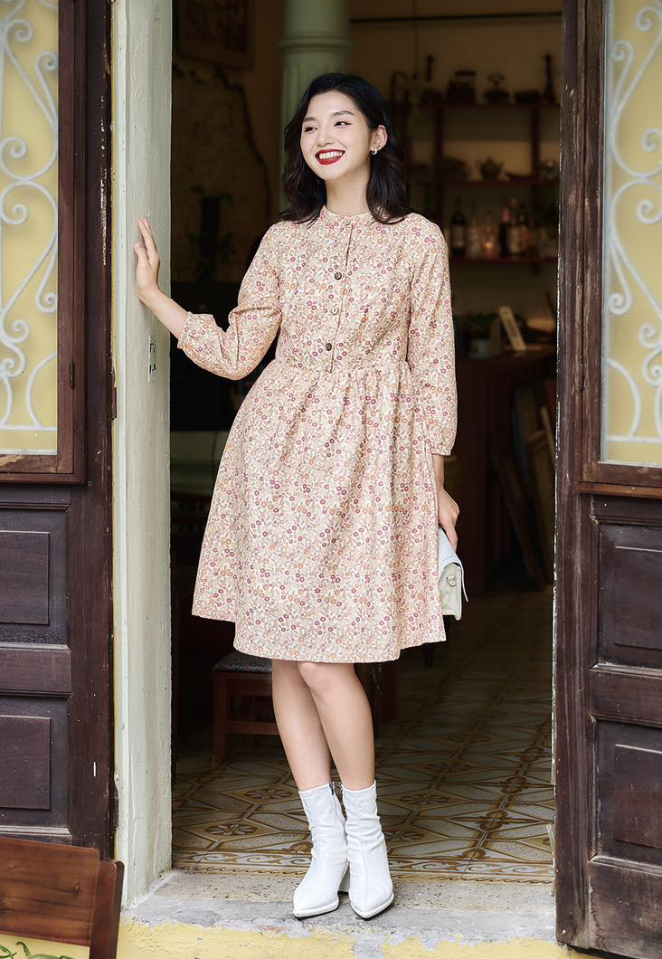 Hosszú ruha és csizma, egy pár, amit nem lehet elmulasztani az év végi hideg napokon - 4. kép. Váy dài và bốt, cặp đôi không thể bỏ lỡ trong ngày lạnh cuối năm- Ảnh 4.