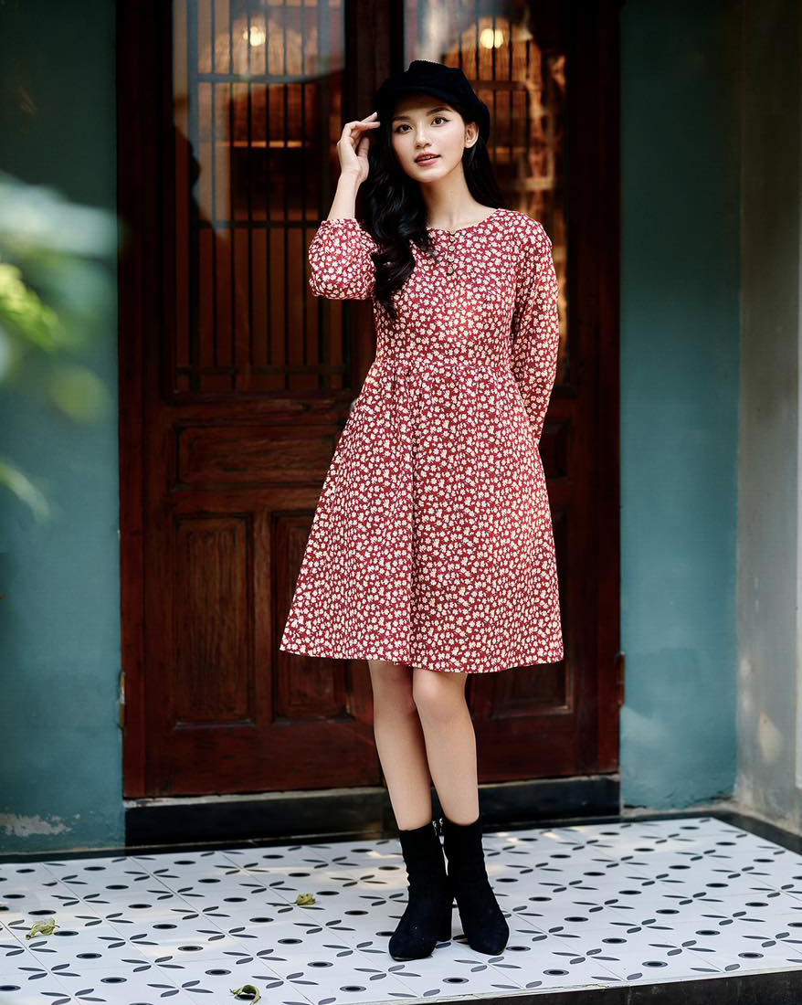 Hosszú ruha és csizma, egy pár, amit nem lehet elmulasztani az év végi hideg napokon - 2. kép. Váy dài và bốt, cặp đôi không thể bỏ lỡ trong ngày lạnh cuối năm- Ảnh 2.