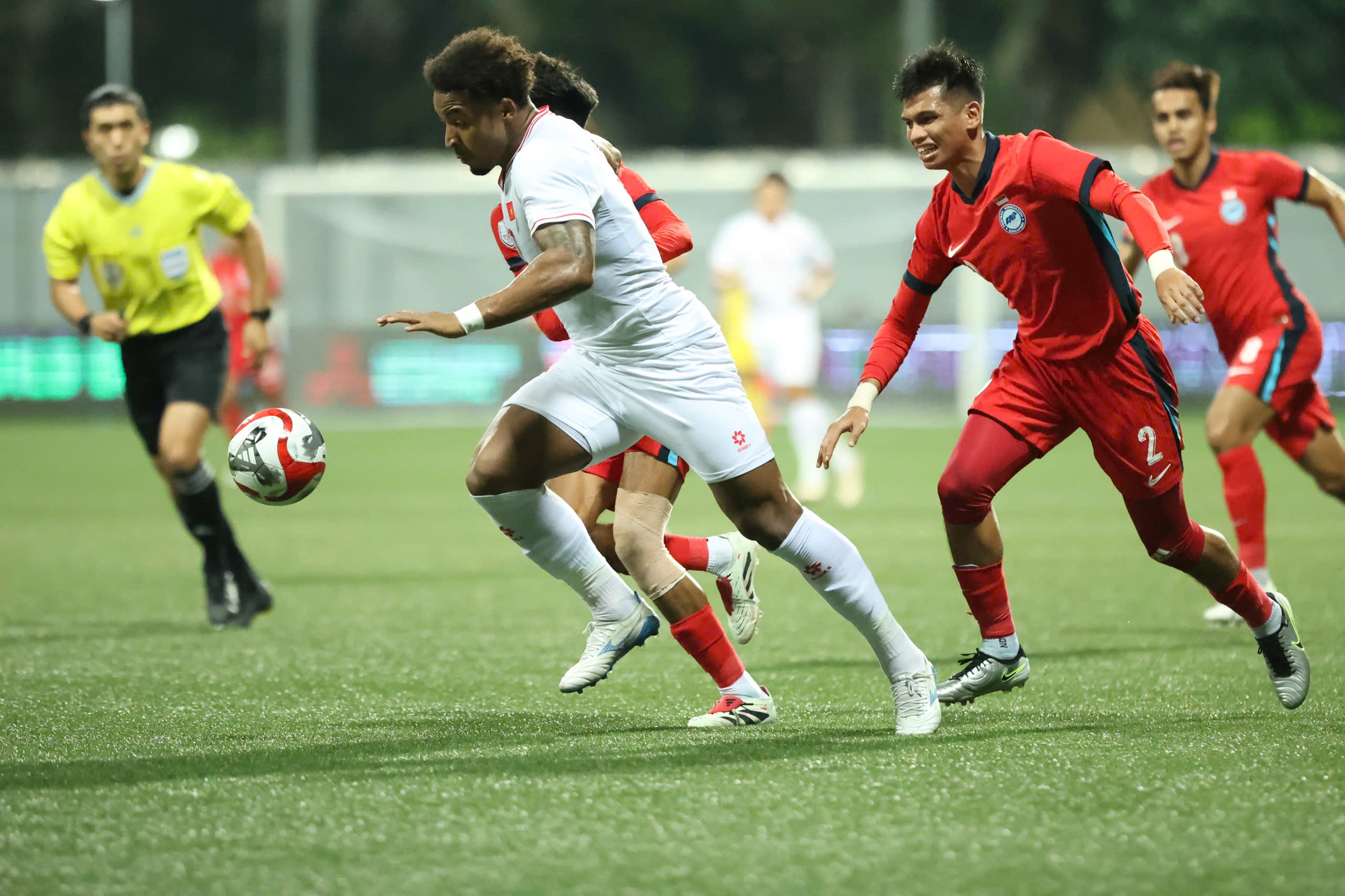 Xuan Son immediately set Singapore's net on fire without having to rush back to defend - Photo 3.