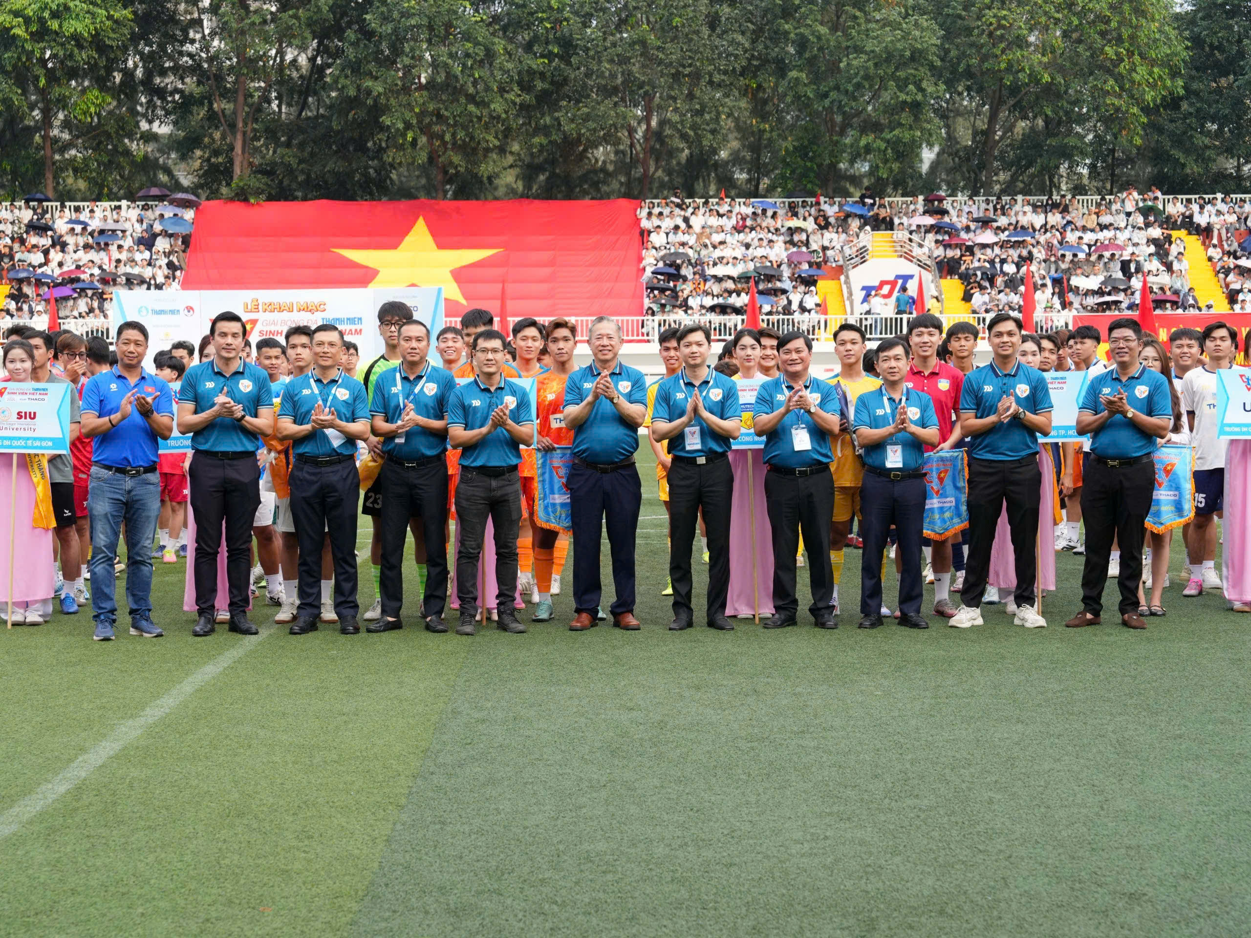 Opening ceremony of the 3rd Vietnam Youth Student Football Tournament - 2025 THACO Cup - Photo 2.