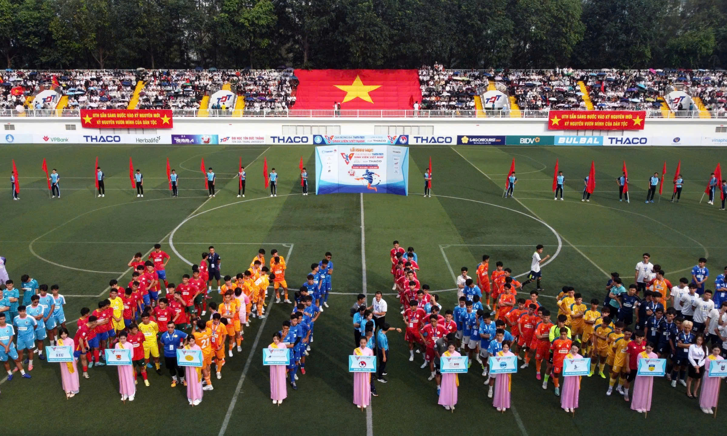 Opening ceremony of the 3rd Vietnam Youth Student Football Tournament - 2025 THACO Cup - Photo 5.