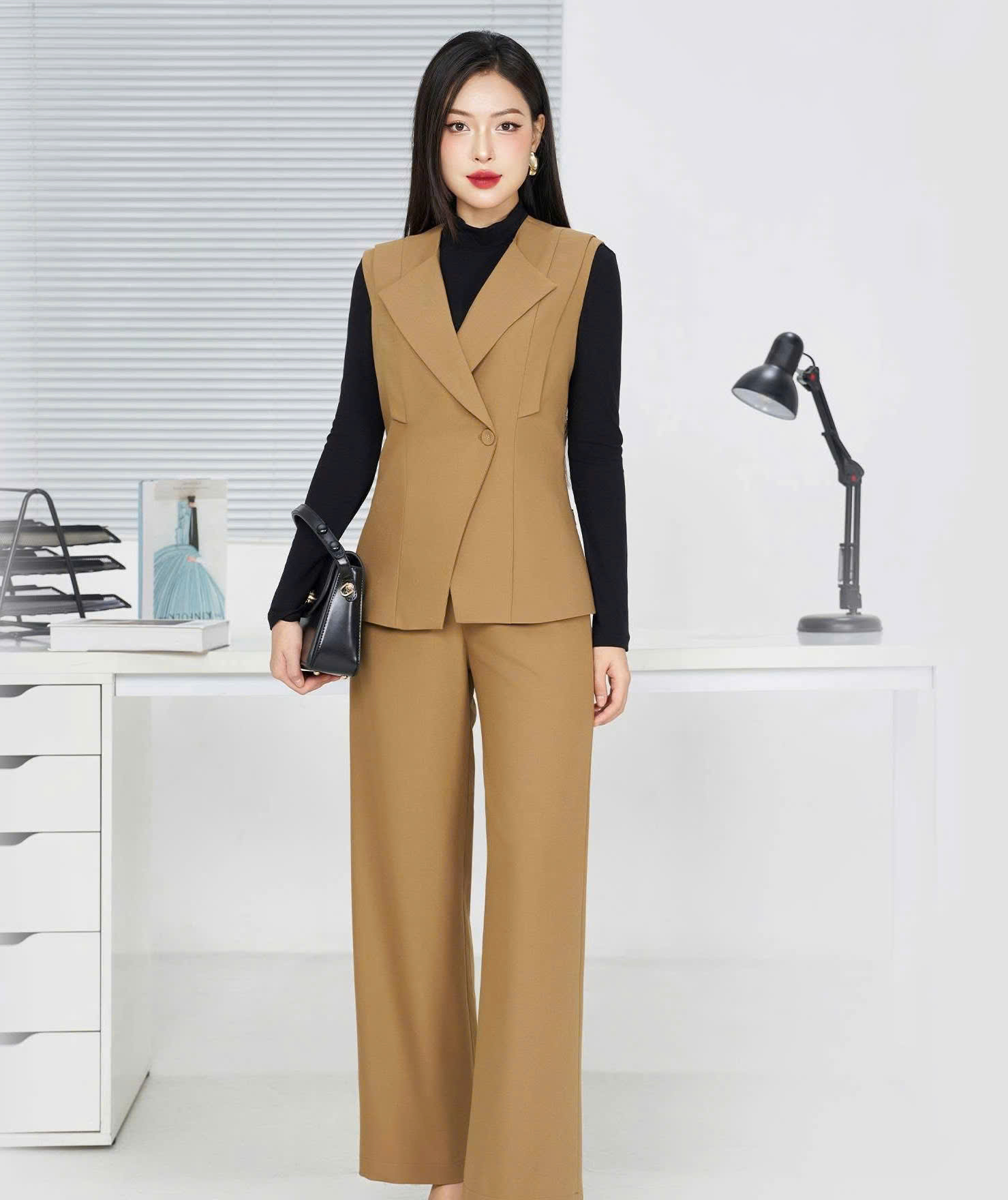 Thời trang công sở - nơi định hình đẳng cấp cá nhân- Ảnh 4. Thời trang công sở - nơi định hình đẳng cấp cá nhân- Ảnh 4.