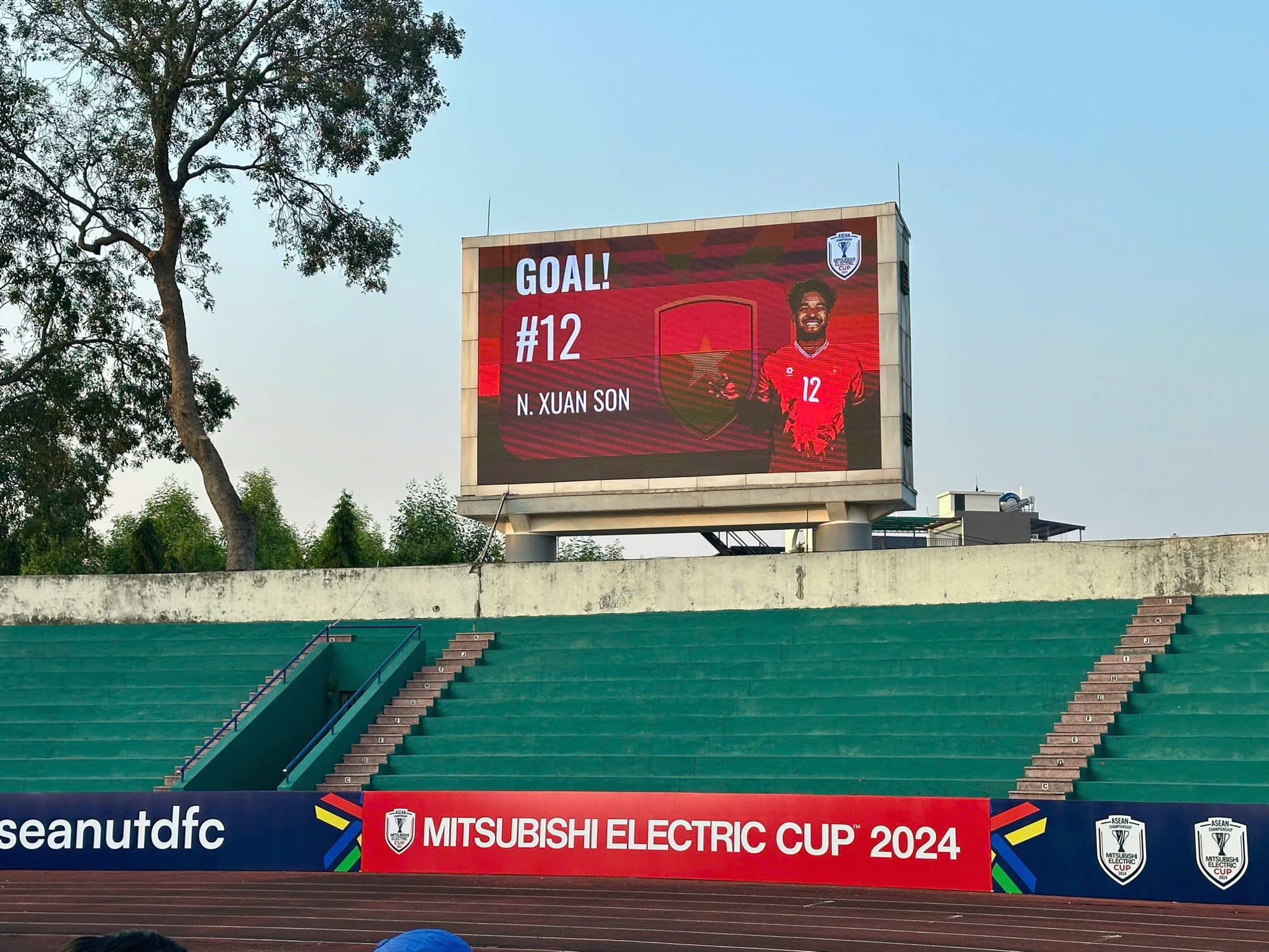 Viet Tri Stadium let Xuan Son score early, the'owner' practiced hard waiting for the big day - Photo 4.