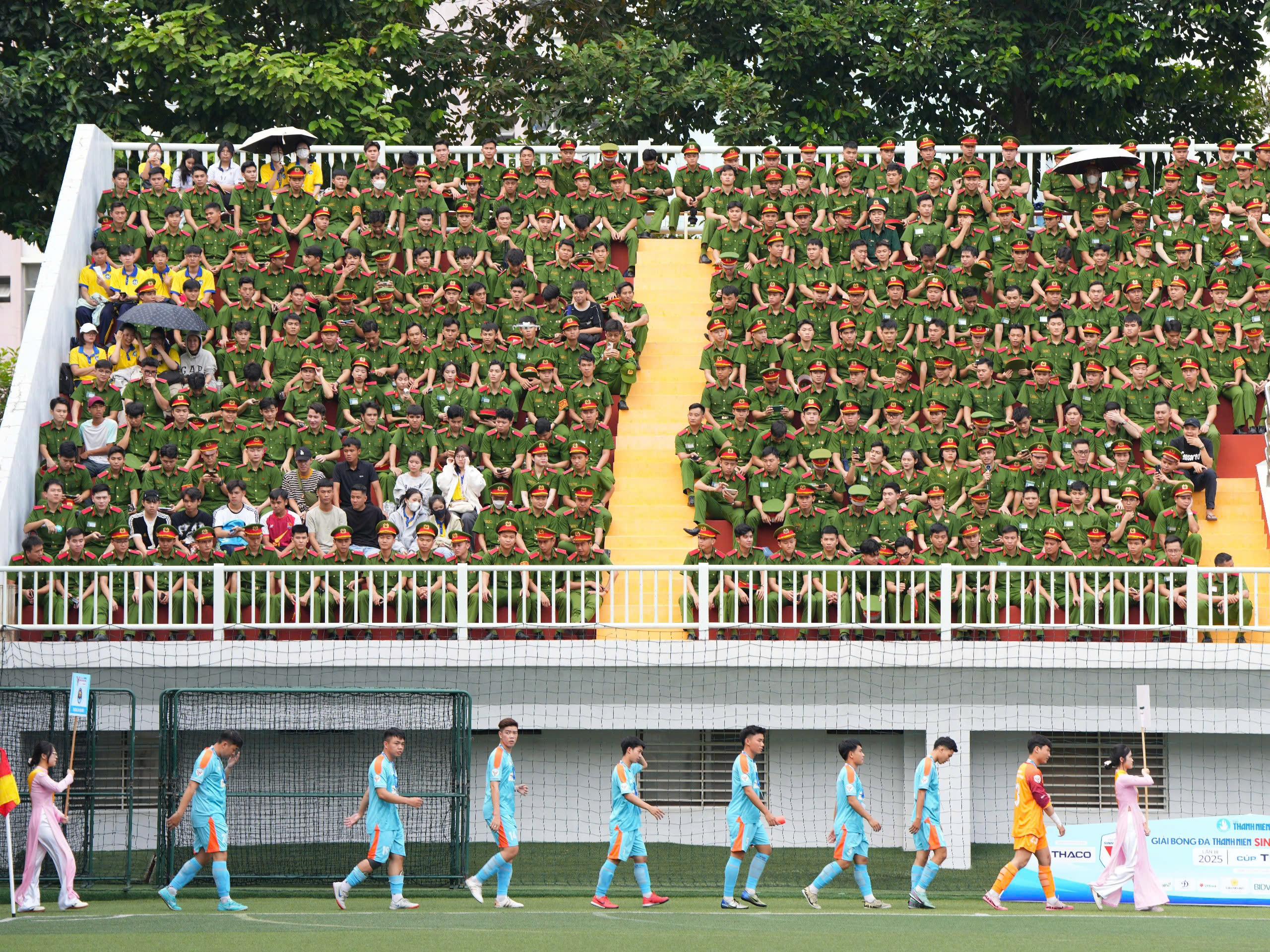 Exciting opening day of qualifying for the 2025 Vietnamese Youth Football Tournament - Photo 18.