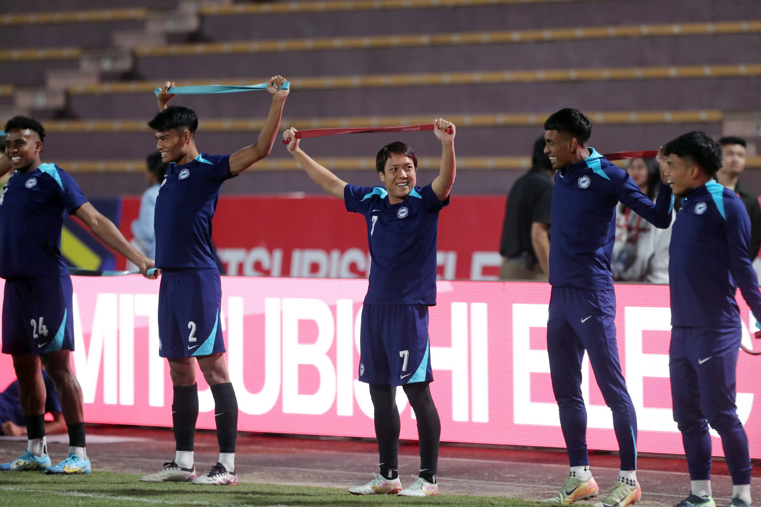 Japanese-born midfielder Kyoga Nakamura (7, middle) became the Singapore team's great hope