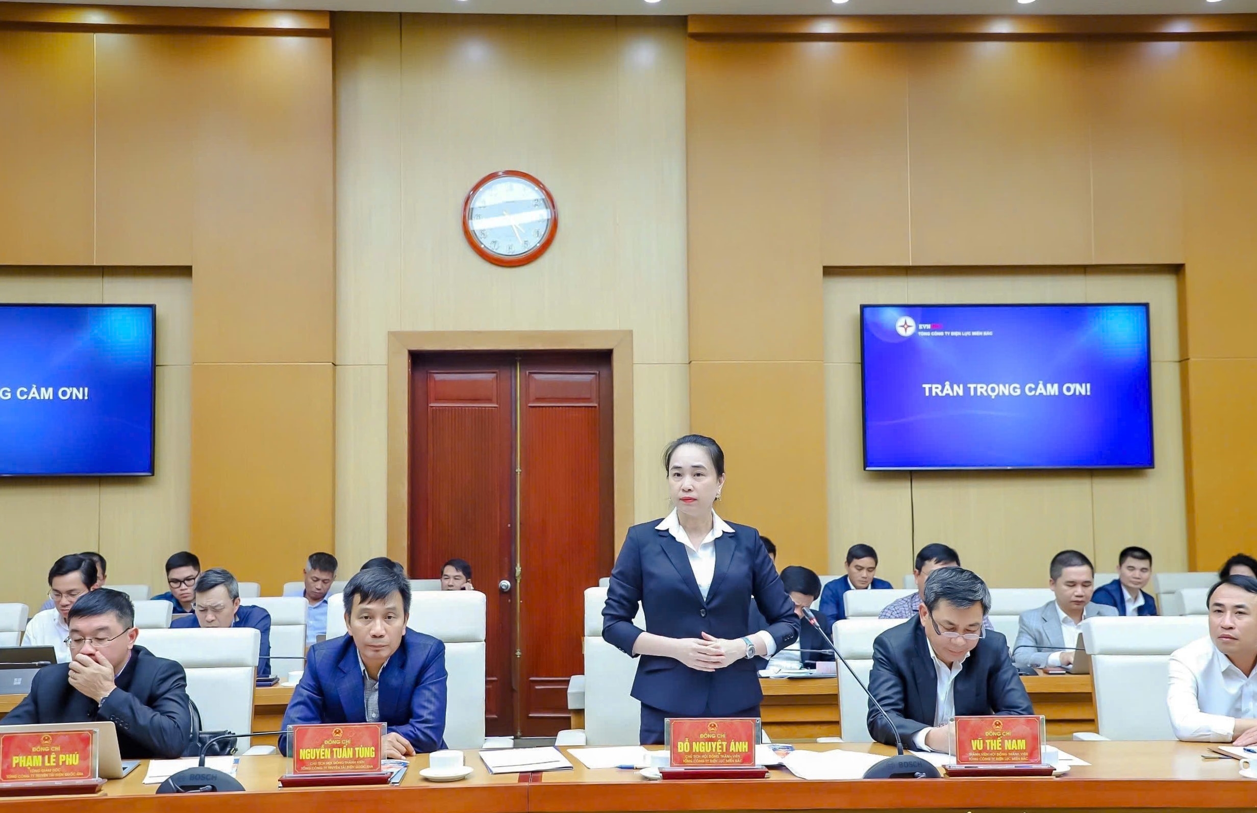 EVNNPC kiến nghị Phú Thọ hỗ trợ tháo gỡ khó khăn cho các dự án cấp điện- Ảnh 2. EVNNPC kiến nghị Phú Thọ hỗ trợ tháo gỡ khó khăn cho các dự án cấp điện- Ảnh 2.