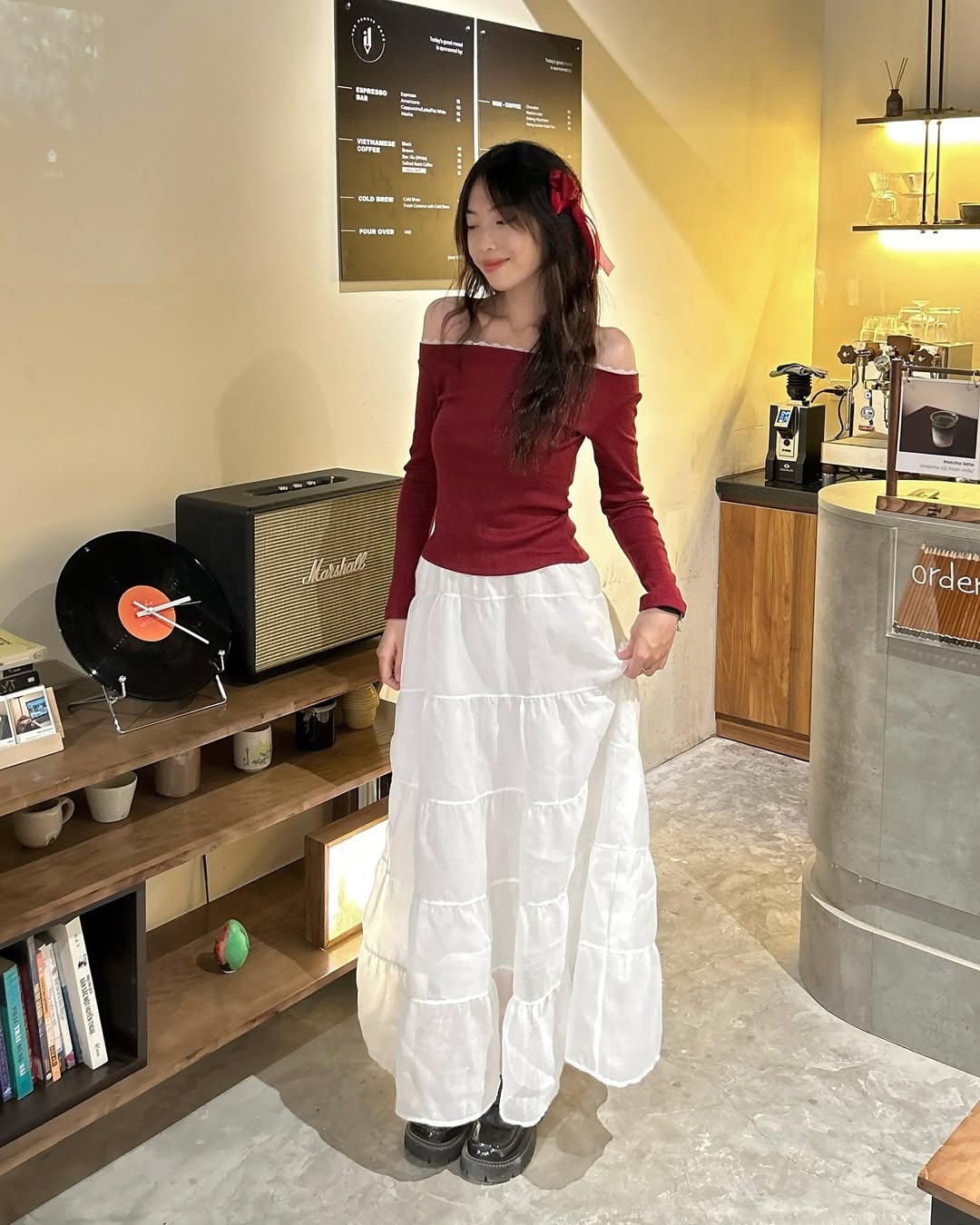 תחפושות אדומות הן  Trang phục màu đỏ là 'tâm điểm' nổi bật trong mùa lễ hội- Ảnh 3.