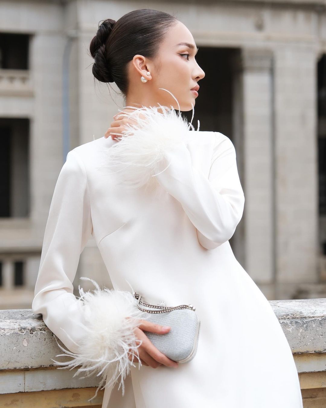 Stylizované Ao Dai - nový vrchol pro konec sezóny - Foto 3. Áo dài cách điệu - nét chấm phá mới cho mùa cuối năm- Ảnh 3.