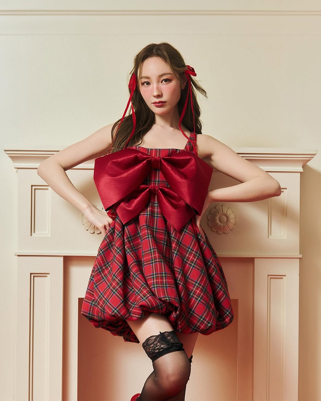 Láska na první pohled s kostkovanými vzory v posledních zimních dnech - Foto 4. Yêu từ cái nhìn đầu tiên với họa tiết ca rô trong những ngày cuối đông- Ảnh 4.