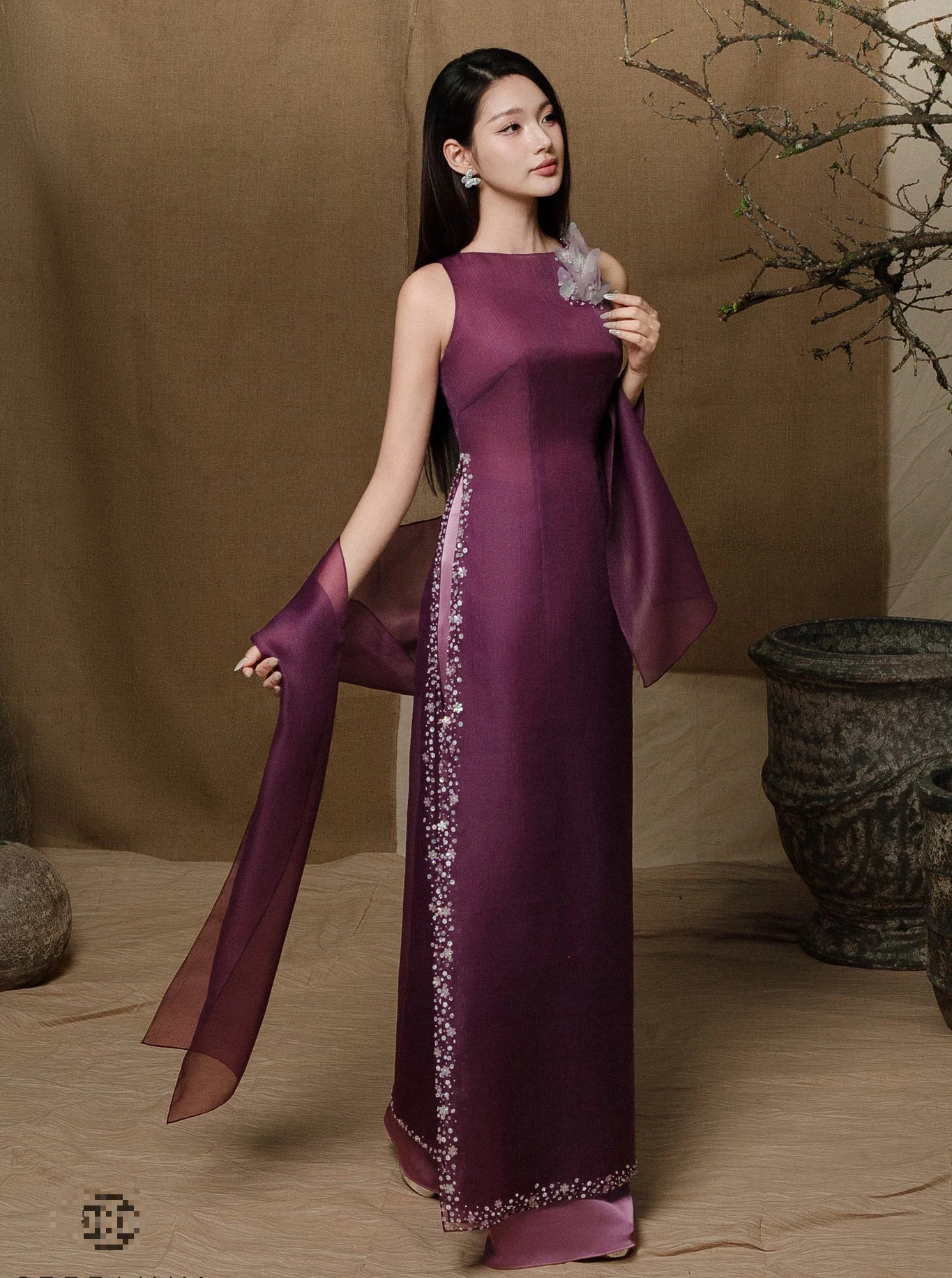 Sametové květinové ao dai a krajkové ao dai jsou vrcholem stylu Tet - Foto 10. Áo dài nhung hoa, áo dài ren là điểm nhấn cho phong cách mùa tết- Ảnh 10.