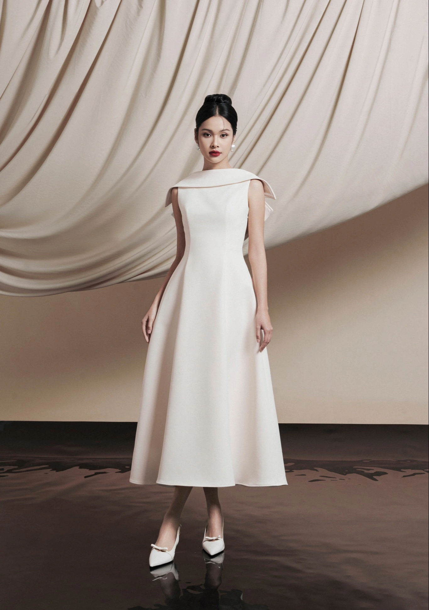 लंबी पोशाकें सबसे खूबसूरत शीतकालीन पोशाक हैं - फोटो 6. Váy dài là kiểu trang phục thanh lịch nhất ngày đông- Ảnh 6.