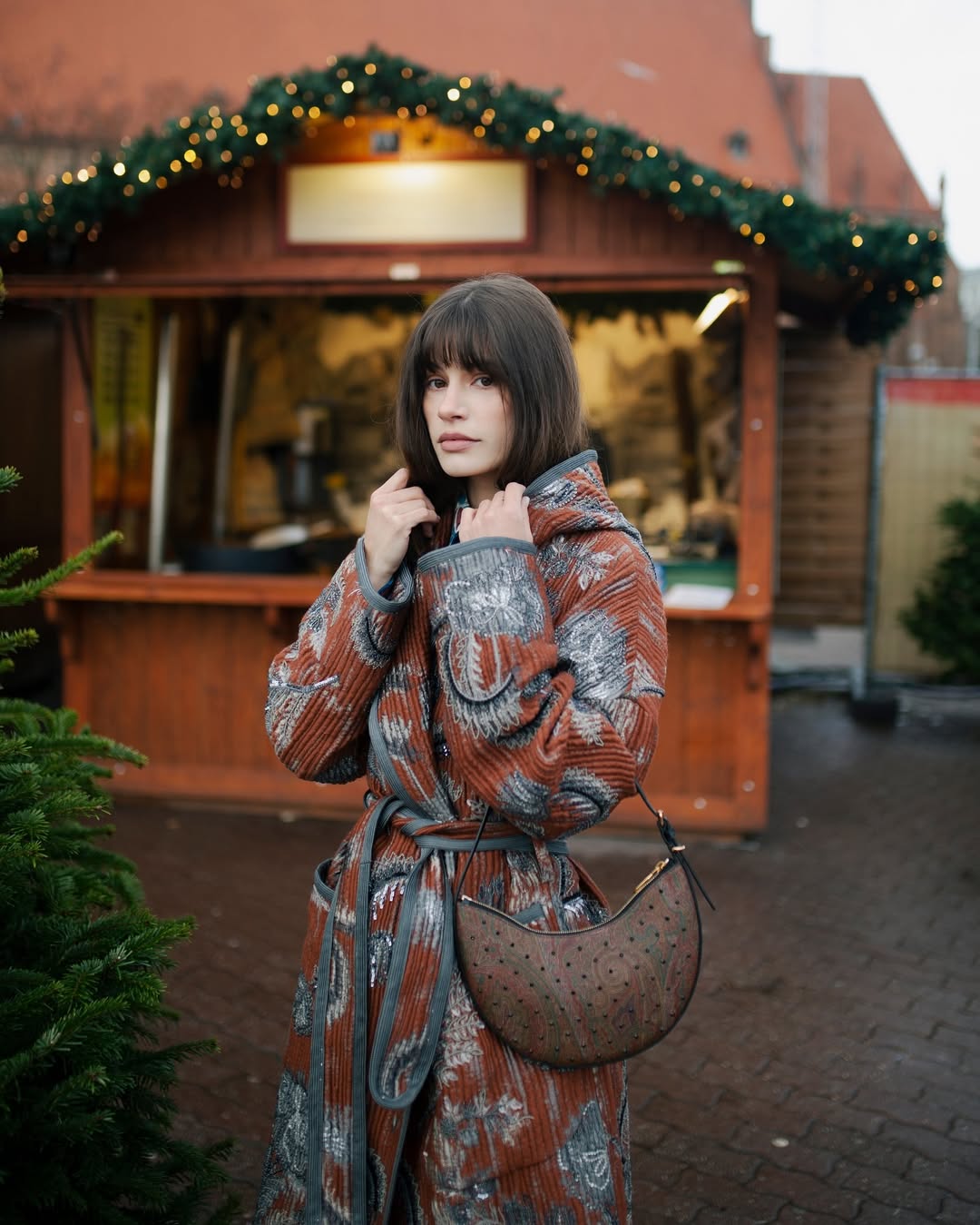 5 πιο πολυτελή χρώματα για μακρύ τρίχωμα που δεν πρέπει να χάσετε - Φωτογραφία 9. 5 gam màu áo khoác dài sang trọng nhất định bạn không nên bỏ lỡ- Ảnh 9.