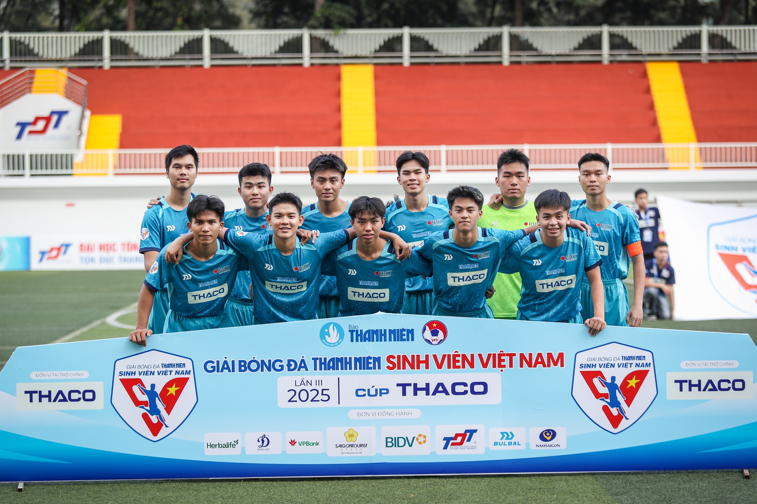 Sinh viên RMIT ngỡ ngàng với quy mô giải TNSV THACO cup 2025: 'Giống V-League thật sự'- Ảnh 2.