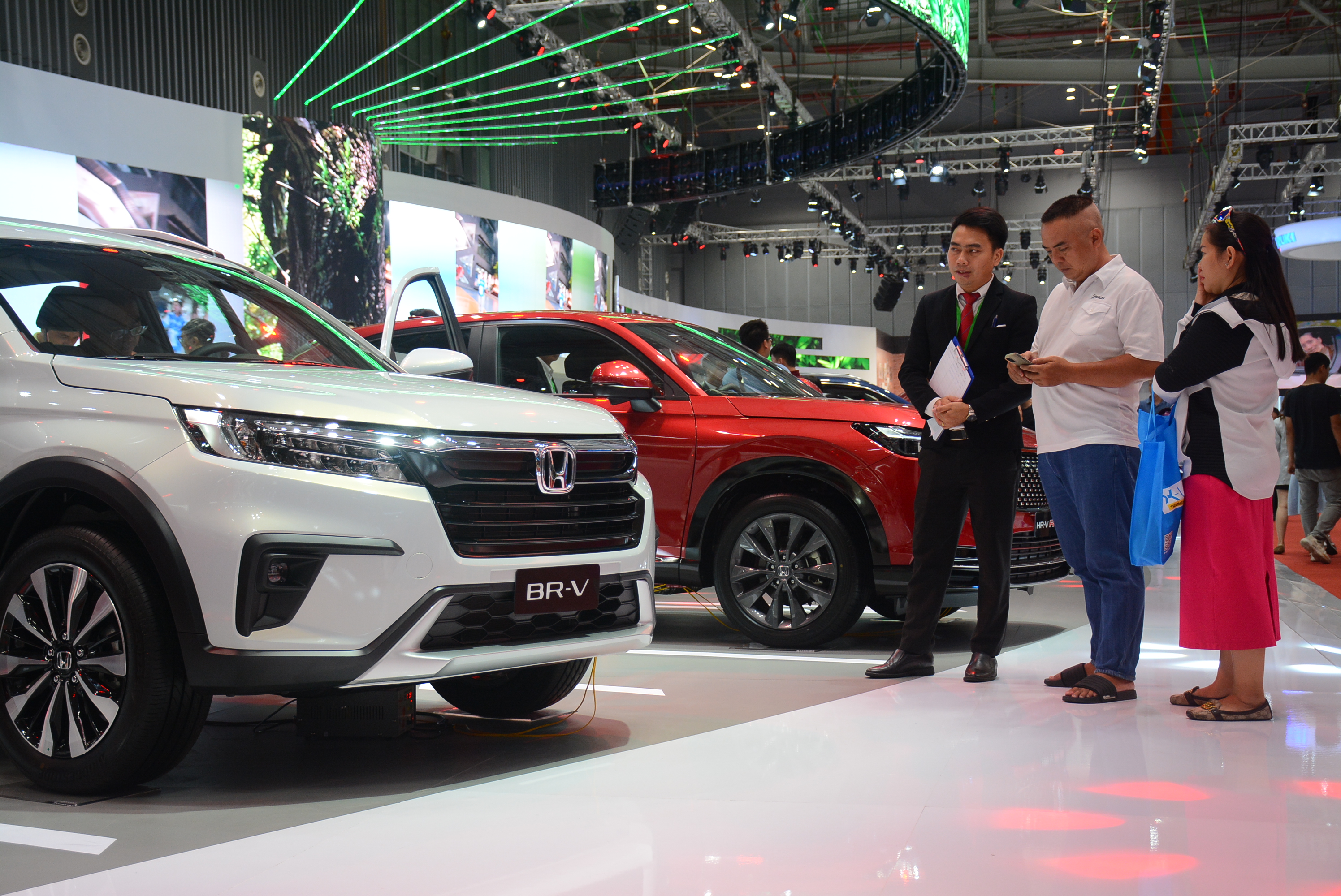 5 điểm nhấn đáng chú ý trên thị trường ô tô Việt Nam năm 2025 - Ảnh 1.