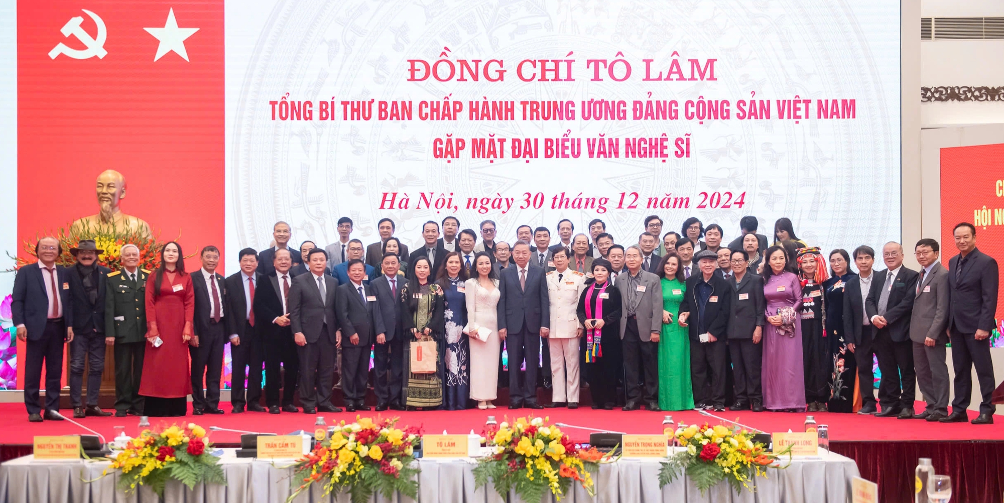 Tổng Bí thư: 'Văn nghệ sĩ phải phấn đấu tạo ra những tác phẩm để đời'- Ảnh 3.