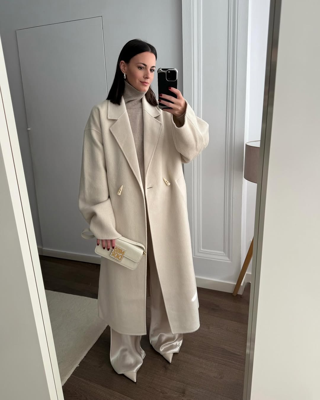 5 πιο πολυτελή χρώματα για μακρύ τρίχωμα που δεν πρέπει να χάσετε - Φωτογραφία 3. 5 gam màu áo khoác dài sang trọng nhất định bạn không nên bỏ lỡ- Ảnh 3.