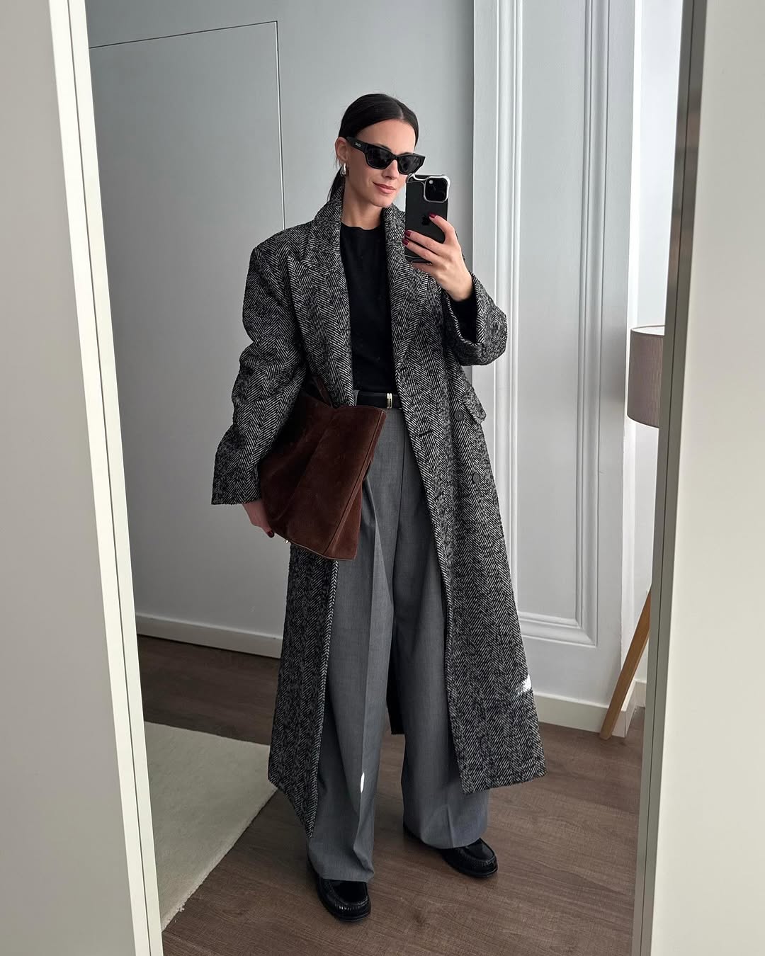 5 πιο πολυτελή χρώματα για μακρύ τρίχωμα που δεν πρέπει να χάσετε - Φωτογραφία 4. 5 gam màu áo khoác dài sang trọng nhất định bạn không nên bỏ lỡ- Ảnh 4.