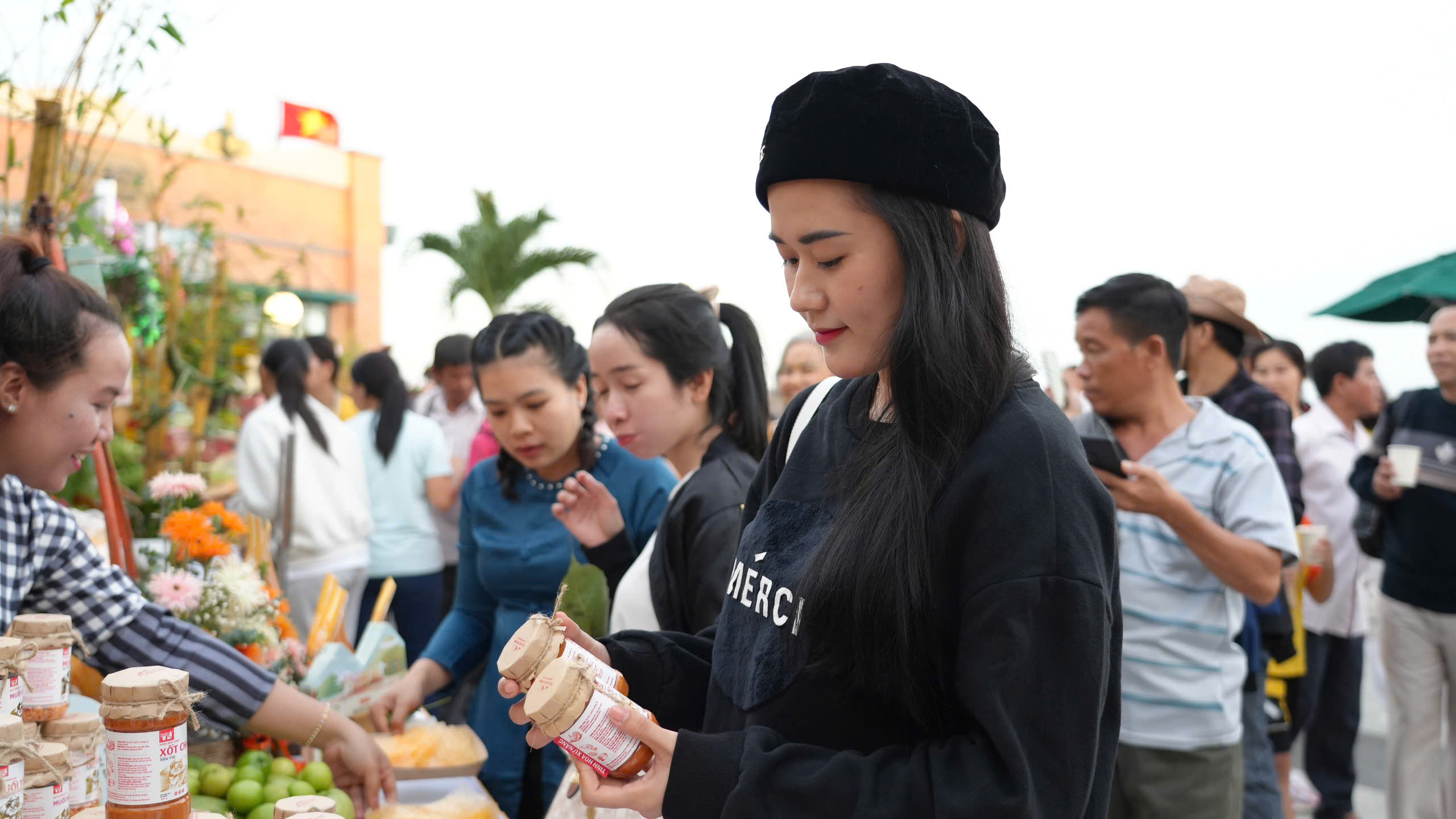 Phiên chợ lá trên núi Bà Đen có gì đặc biệt?- Ảnh 7. Phiên chợ lá trên núi Bà Đen có gì đặc biệt?- Ảnh 7.