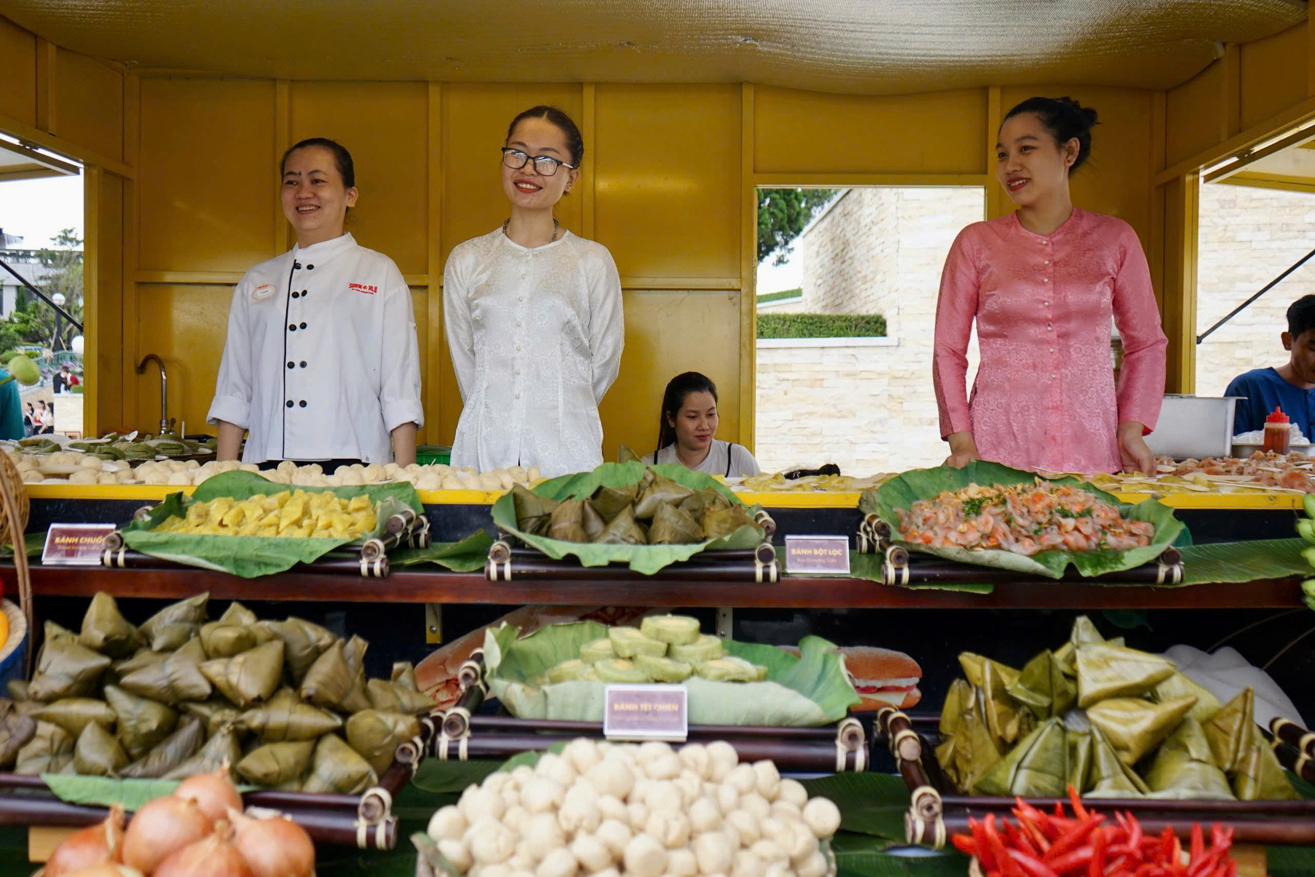 Phiên chợ lá trên núi Bà Đen có gì đặc biệt?- Ảnh 5. Phiên chợ lá trên núi Bà Đen có gì đặc biệt?- Ảnh 5.