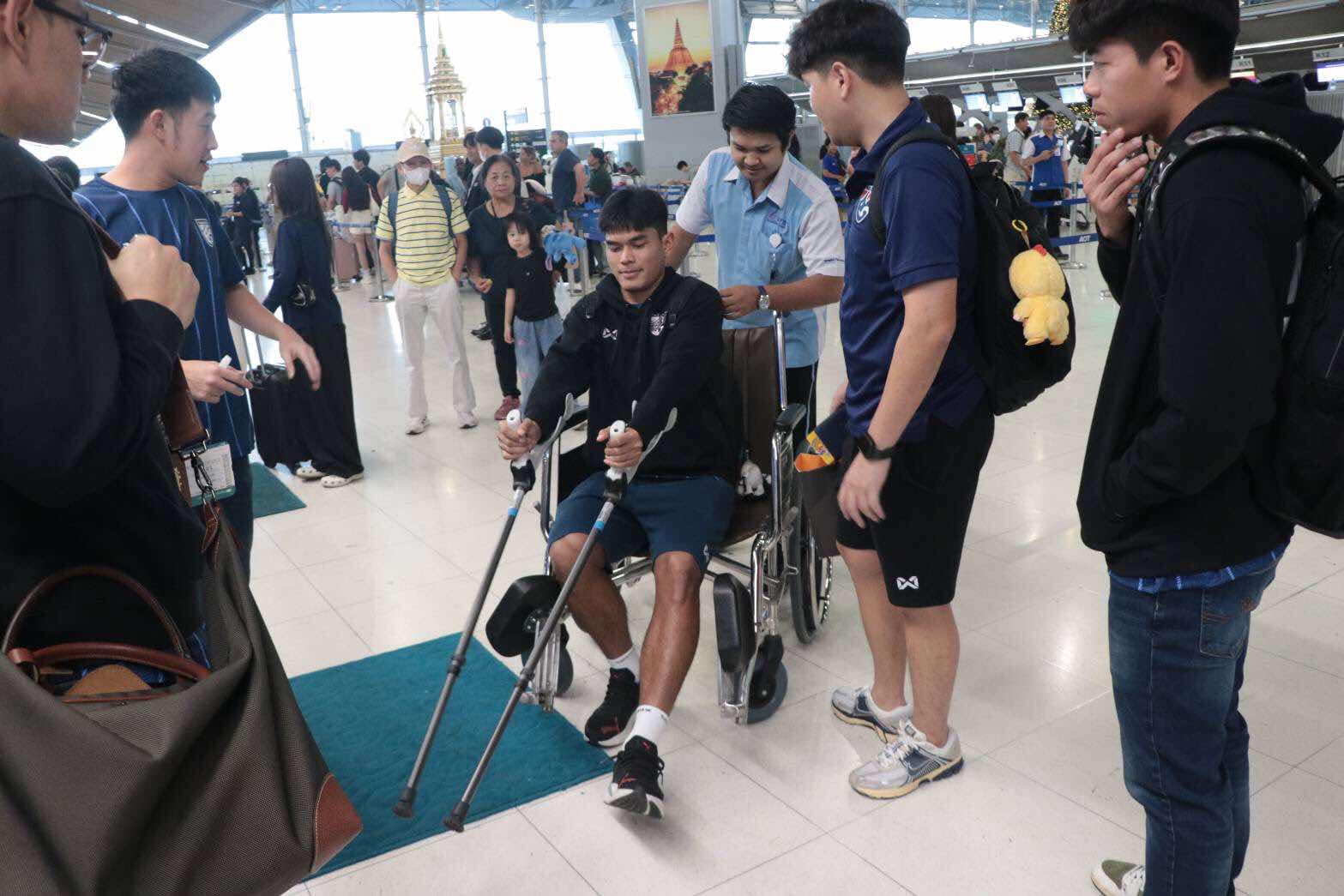 Hot: Suphanat - the Thai hero with a high fever and had to be hospitalized, came to Vietnam later than his teammates - Photo 2.