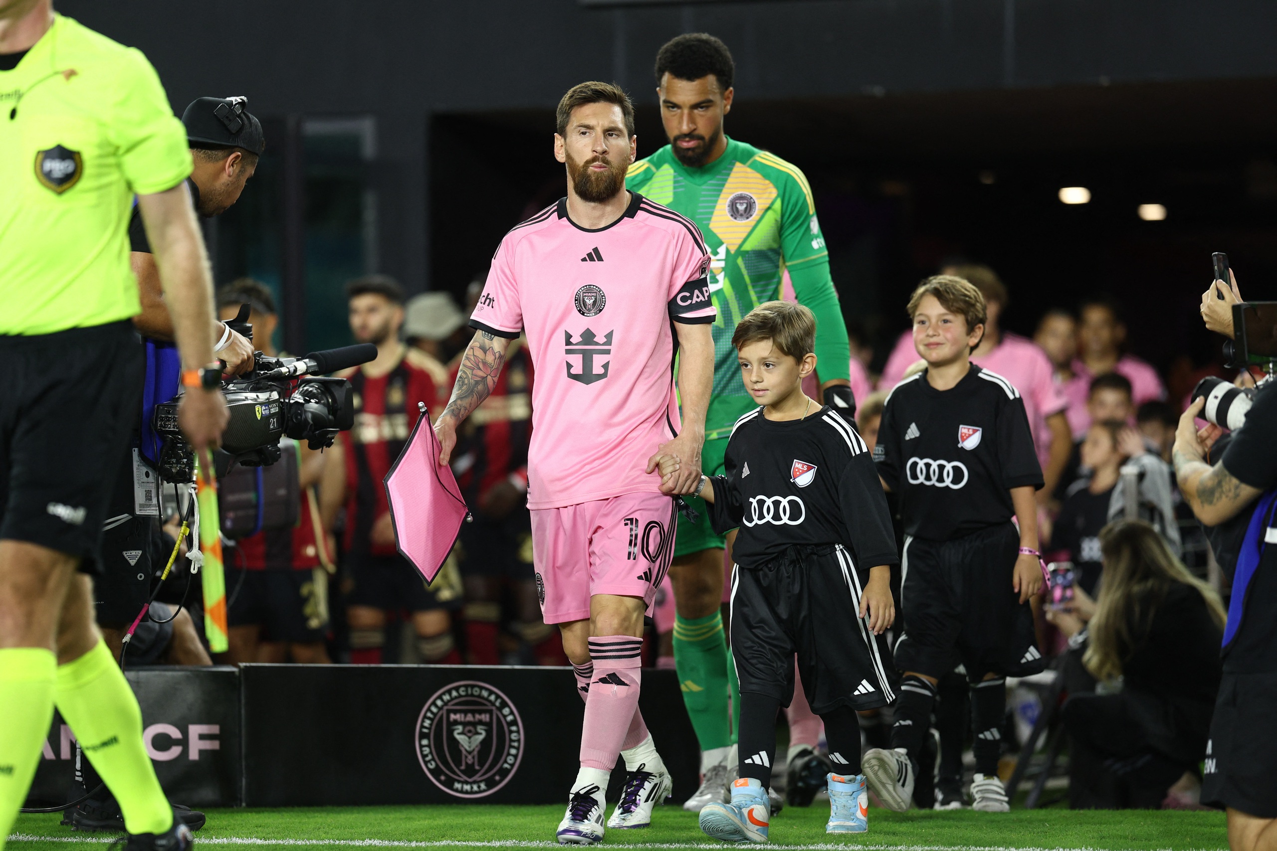 Messi dẫn dắt Inter Miami vô địch danh hiệu MLS Supporters' Shield với số điểm kỷ lục