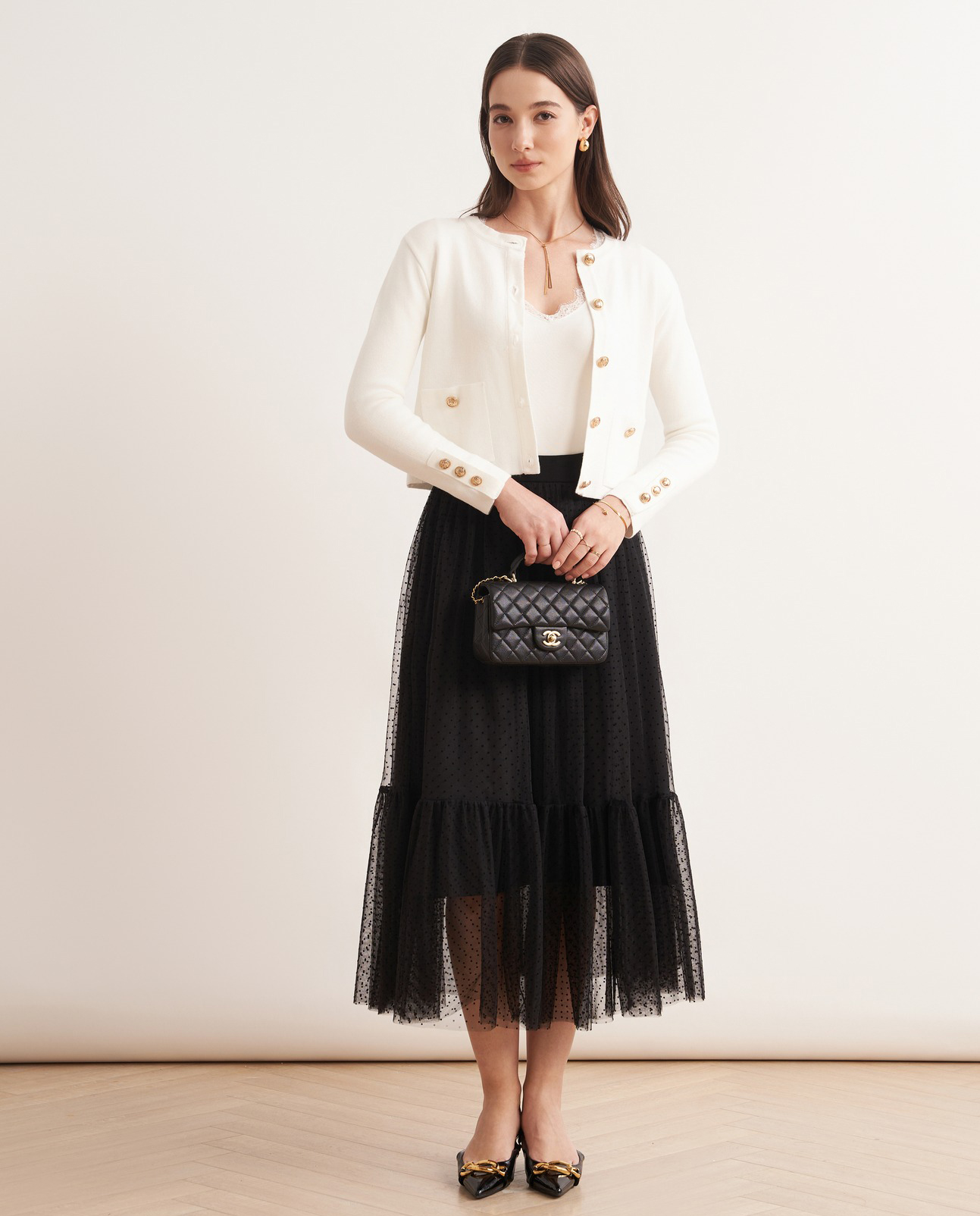 काले और सफेद पोशाक पहनकर सभी की आंखों को मोह लेना - फोटो 6. Mê đắm mọi ánh nhìn khi diện trang phục trắng đen- Ảnh 6.