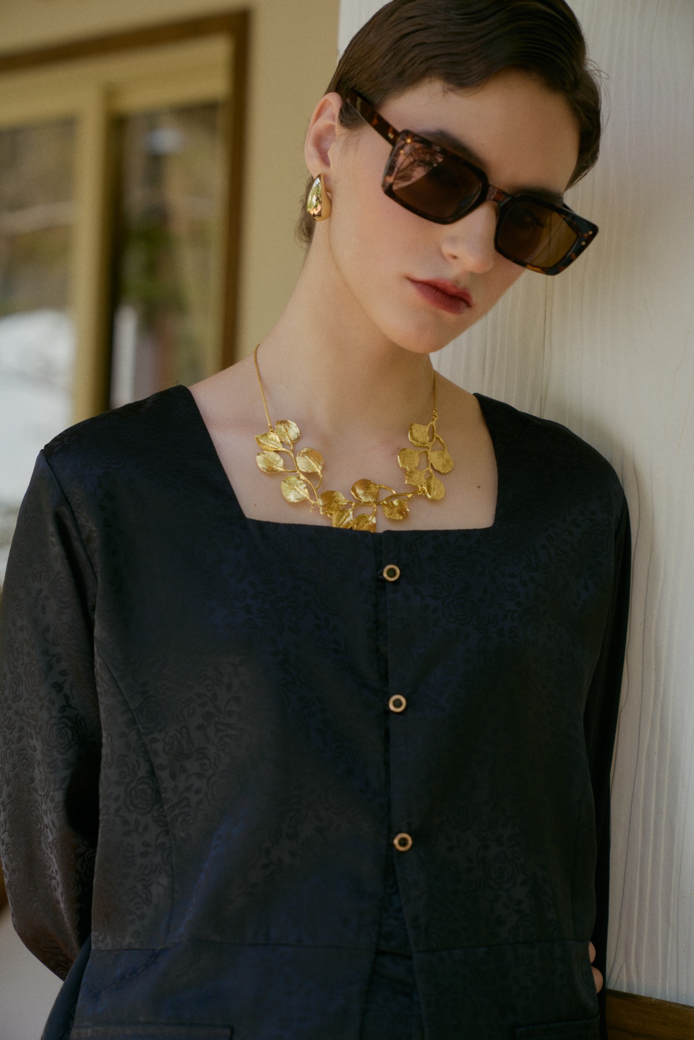 फैशन की भाषा के माध्यम से पुरानी यादों को छूती हुई - फोटो 7. Chạm vào ký ức từ những hoài niệm qua ngôn ngữ thời trang- Ảnh 7.