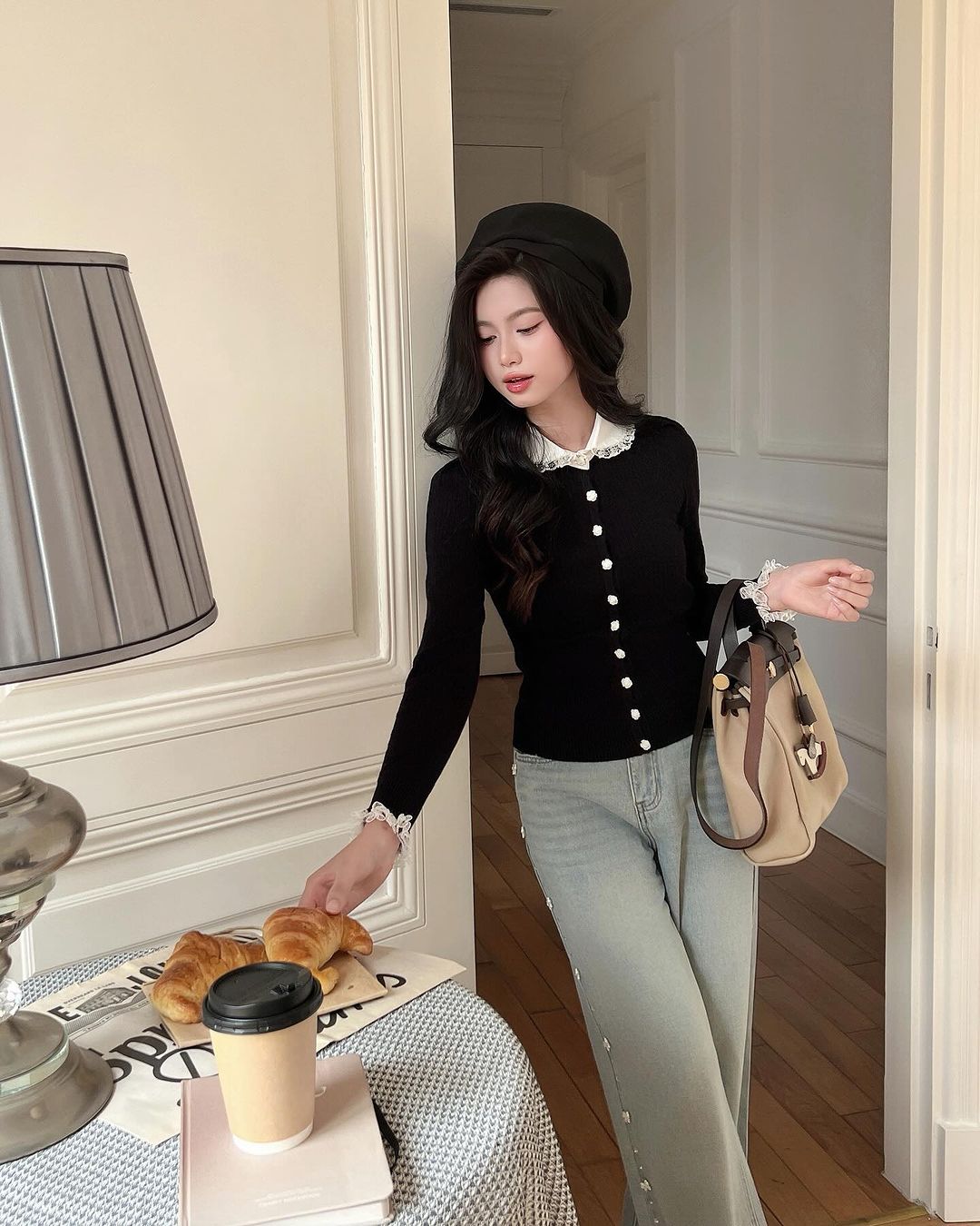 Gaya minimalis untuk gadis yang sukakan kelembutan musim Krismas yang akan datang ini - Foto 1. Phong cách tối giản cho nàng thích sự nhẹ nhàng mùa Noel sắp tới- Ảnh 1.