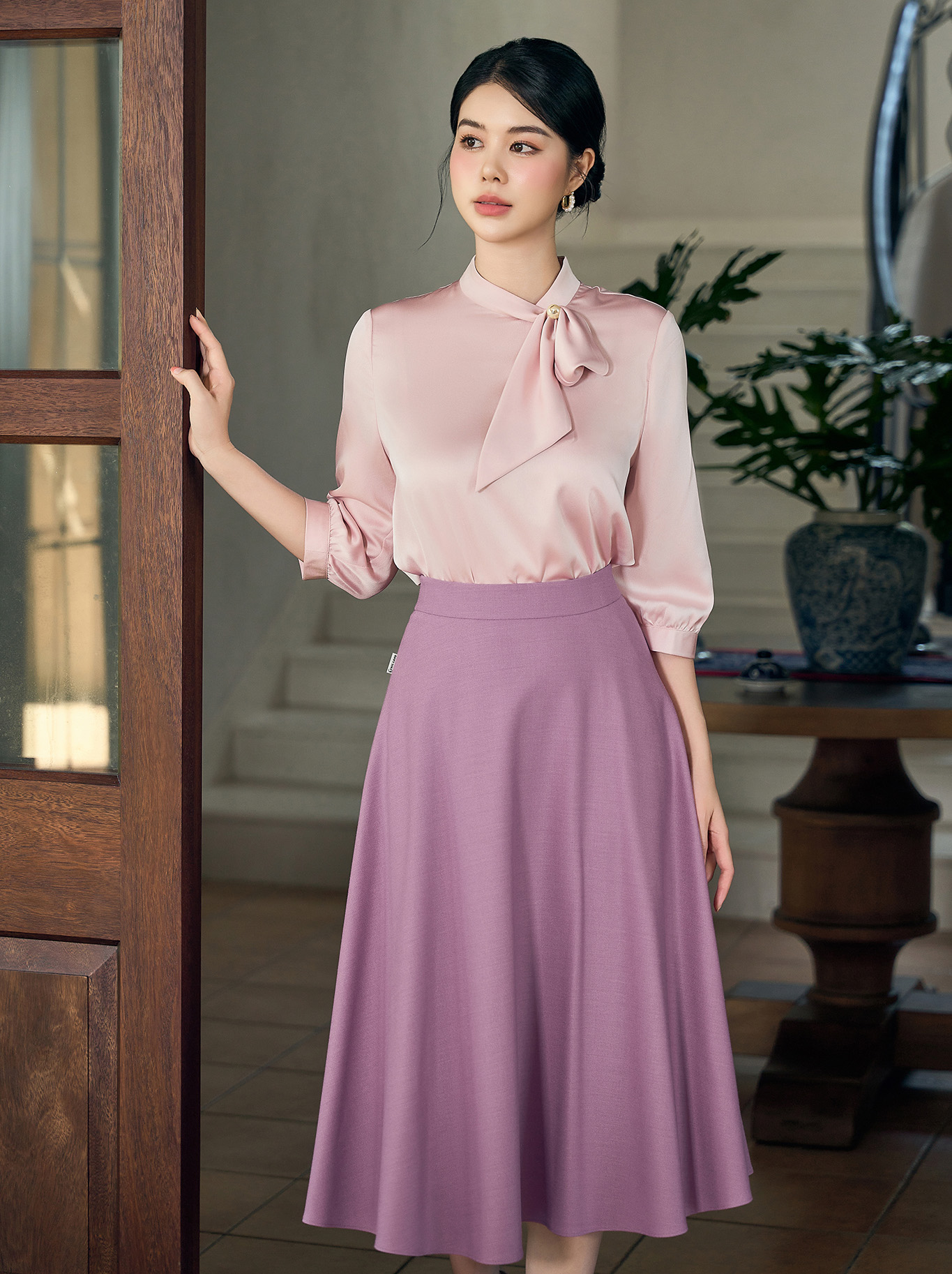 Giản đơn nhưng sang xịn khi lên đồ mùa đông với áo và chân váy- Ảnh 4. Giản đơn nhưng sang xịn khi lên đồ mùa đông với áo và chân váy- Ảnh 4.