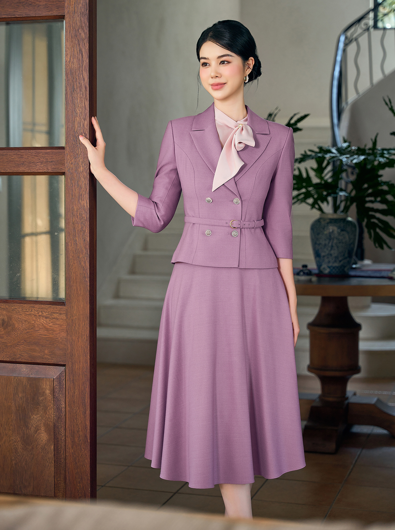 Giản đơn nhưng sang xịn khi lên đồ mùa đông với áo và chân váy- Ảnh 6. Giản đơn nhưng sang xịn khi lên đồ mùa đông với áo và chân váy- Ảnh 6.