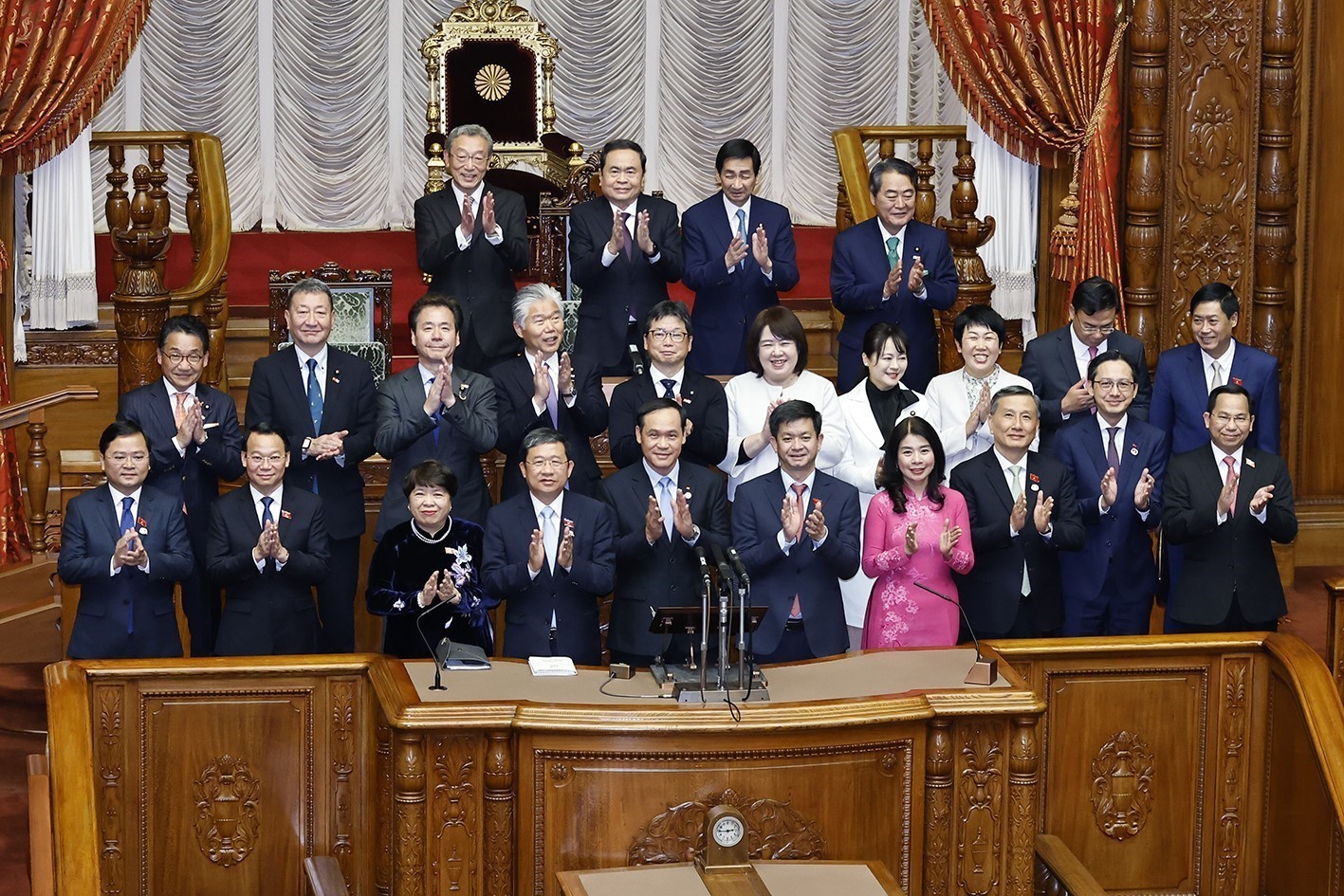 Chủ tịch Quốc hội Trần Thanh Mẫn hội đàm với Chủ tịch Thượng viện Nhật Bản- Ảnh 1.