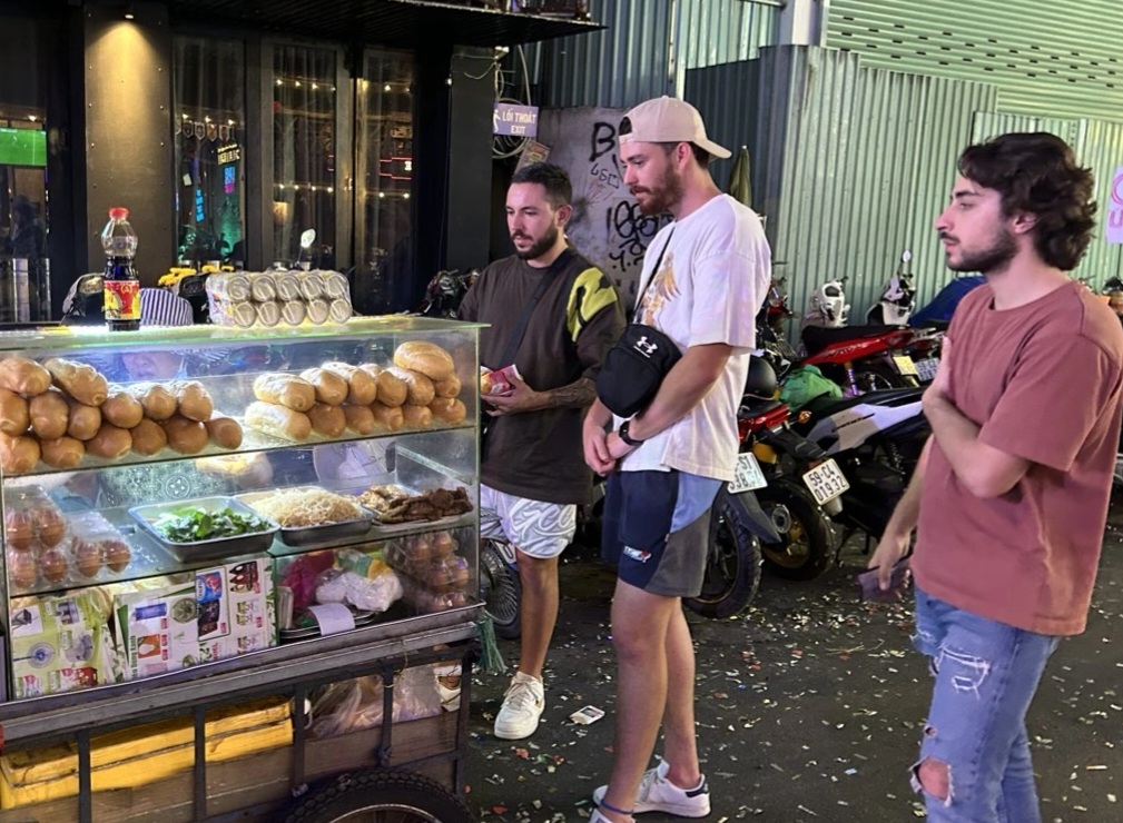 Việt Nam đứng đầu danh sách quốc gia có chi phí rẻ nhất cho người nước ngoài- Ảnh 1. Việt Nam đứng đầu danh sách quốc gia có chi phí rẻ nhất cho người nước ngoài- Ảnh 1.