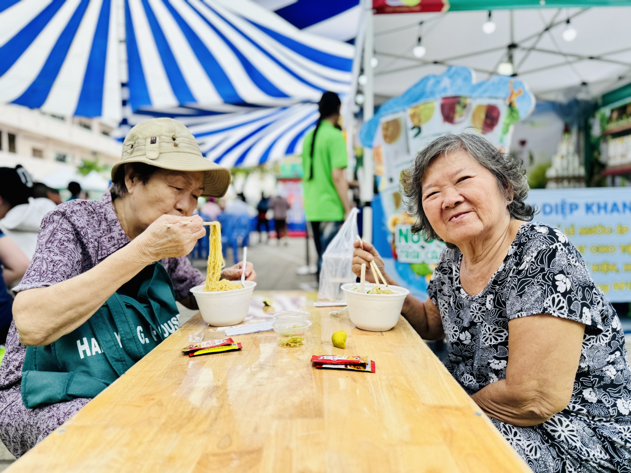 Lễ hội ẩm thực Chợ Lớn ở Q.5: Đa dạng món ăn ngon, người dân thoải mái lựa chọn- Ảnh 11.