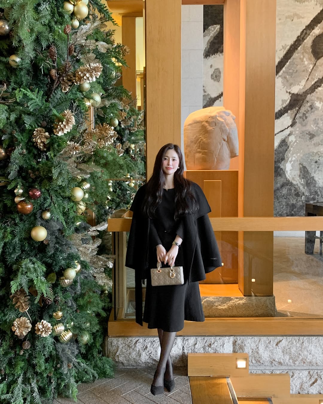 L'accessoire « trésor » des femmes modernes sont les talons hauts - Photo 7. Phụ kiện ‘bảo bối’ của quý cô hiện đại gọi tên giày cao gót- Ảnh 7.