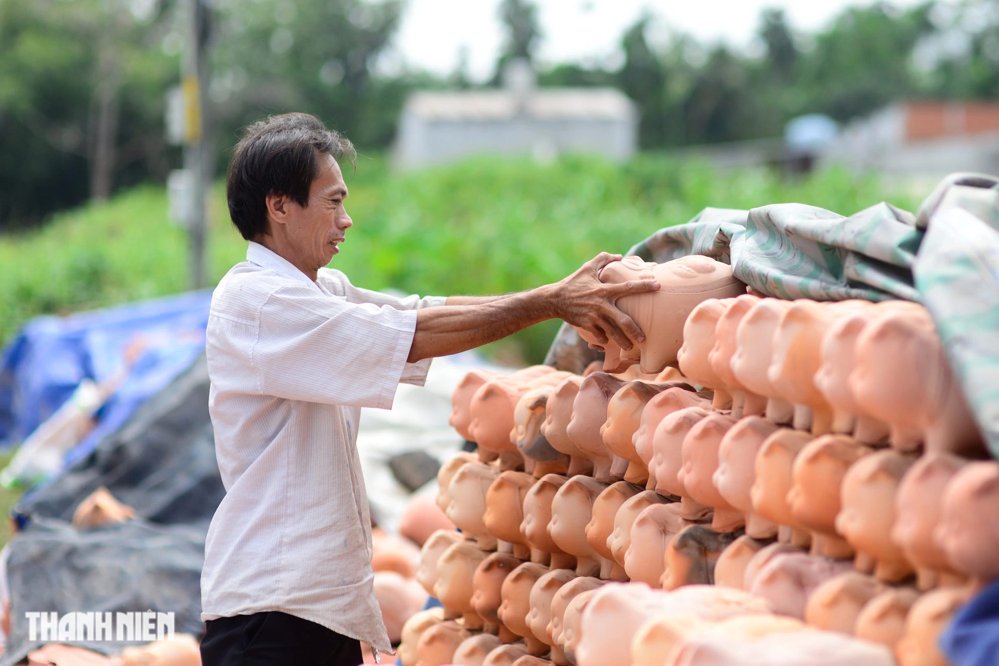 Làng heo đất Xuân Ất Tỵ 2025 chưa làm linh vật rắn, vì sao?- Ảnh 2.