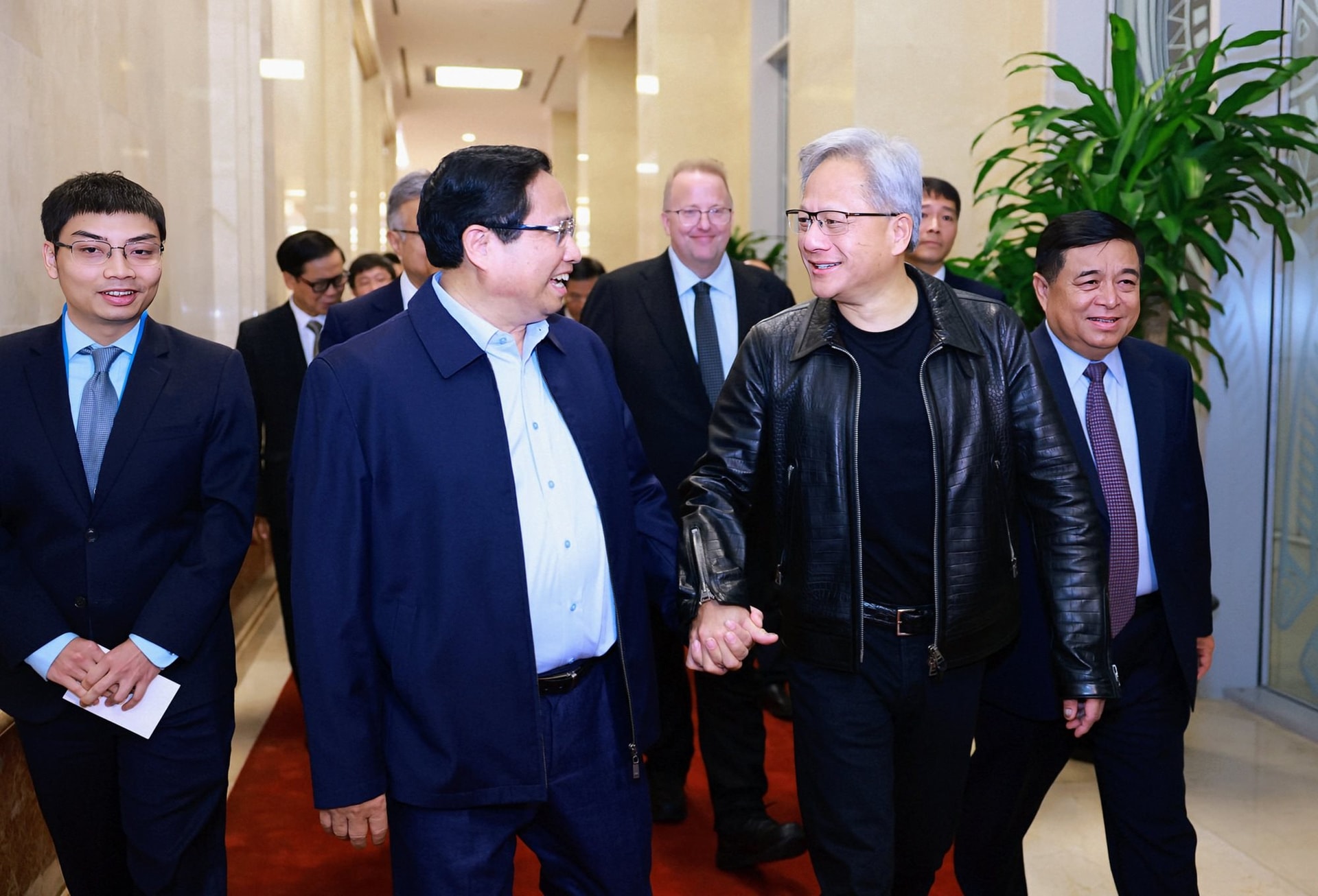 Tỉ phú Jensen Huang nói lý do NVIDIA chọn Việt Nam là 'ngôi nhà thứ hai'- Ảnh 1.