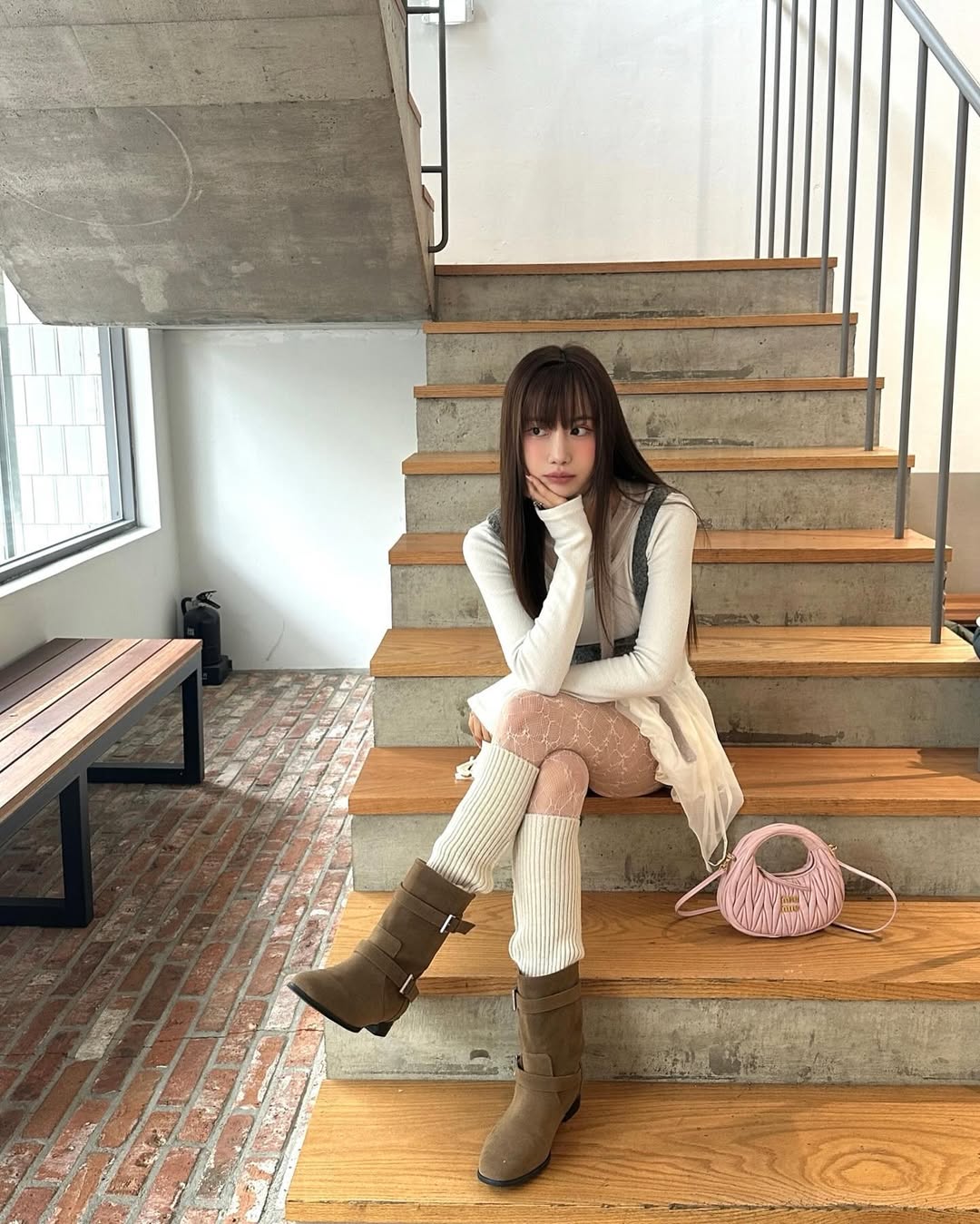 4 jenis sepatu untuk memanjakan kaki Anda musim dingin ini - Foto 2. 4 kiểu giày giúp nâng niu đôi chân của bạn trong mùa đông năm nay- Ảnh 2.