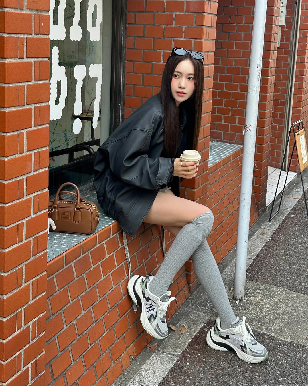 4 jenis sepatu untuk memanjakan kaki Anda musim dingin ini - Foto 3. 4 kiểu giày giúp nâng niu đôi chân của bạn trong mùa đông năm nay- Ảnh 3.