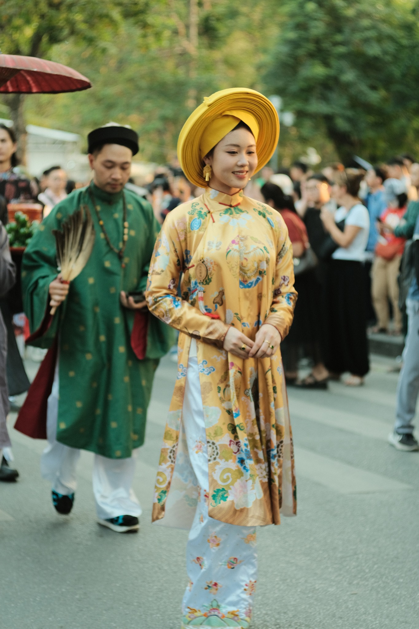 សេវាកម្មថតរូបដ៏អ៊ូអរជាមួយសំលៀកបំពាក់វៀតណាមក្នុងថ្ងៃបុណ្យតេត - រូបថត ១១. Dịch vụ chụp ảnh với Việt phục rộn ràng ngày sắp tết- Ảnh 11.